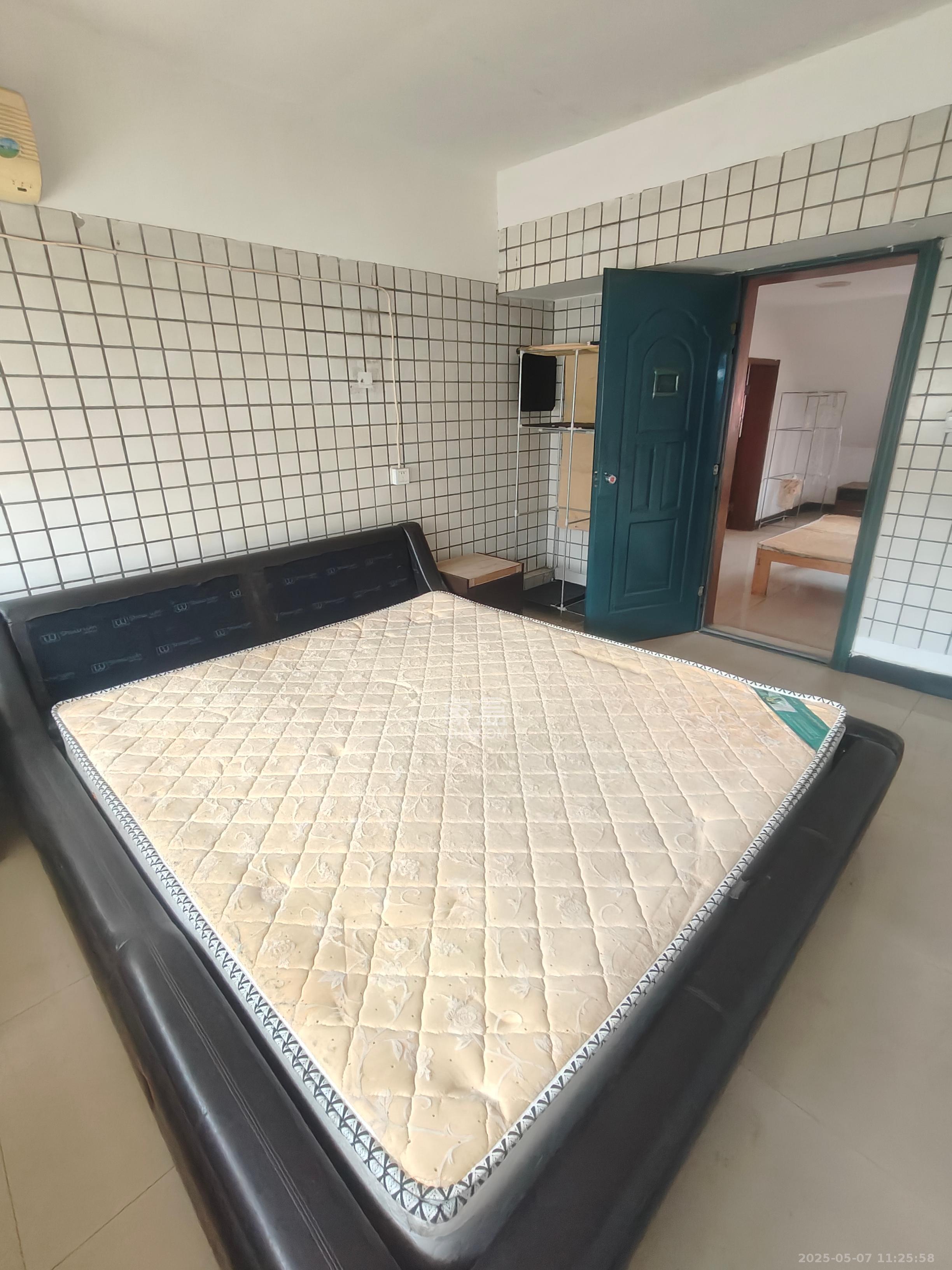 星沙汽配城（大塘村农机市场）  1室2厅1卫   700.00元/月室内图