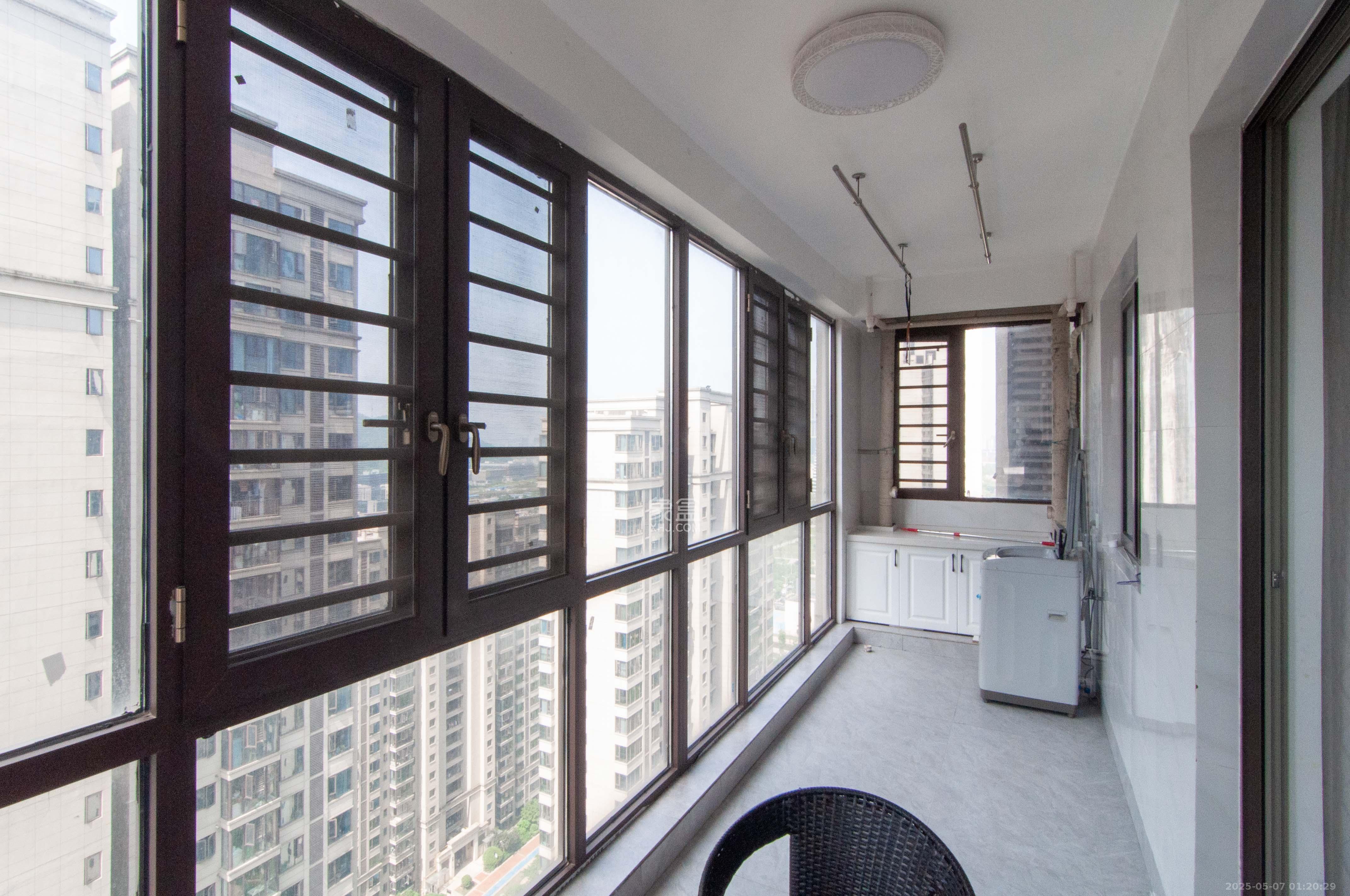 梅溪湖金茂湾 4室2厅2卫 145.0万 梅溪湖金茂湾 4室2厅2卫 145.0万其他