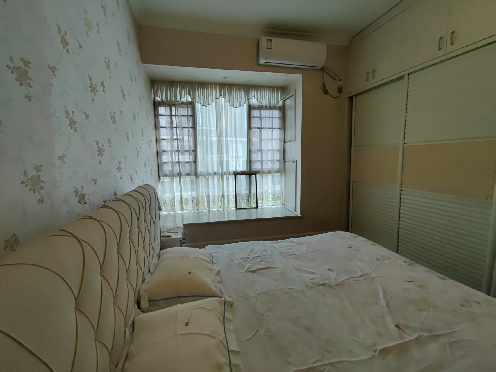 湘水明珠  3室2厅1卫   55.80万客厅