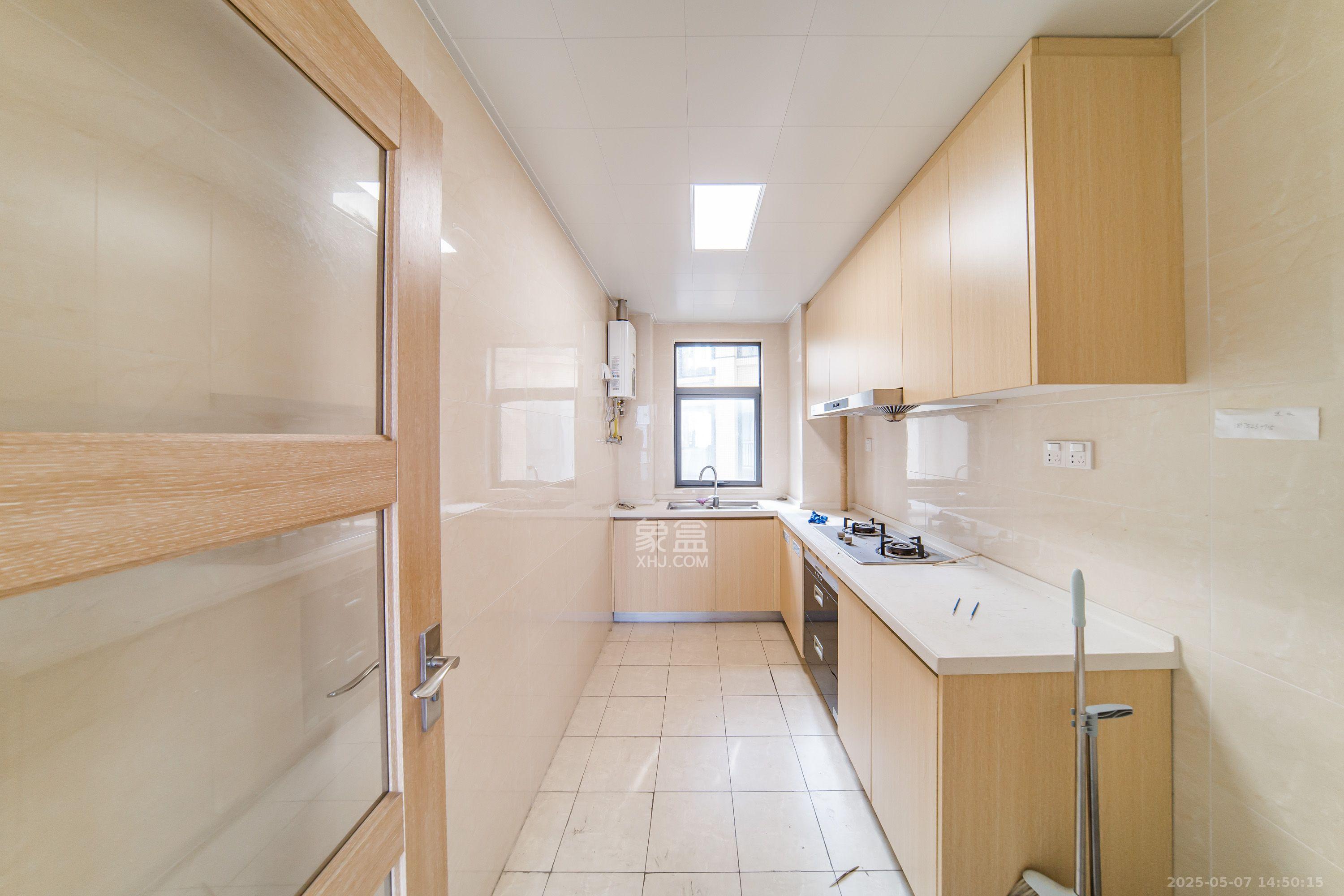 兰亭湾畔 3室2厅2卫 2800.0元/月 兰亭湾畔 3室2厅2卫 2800.0元/月室内图