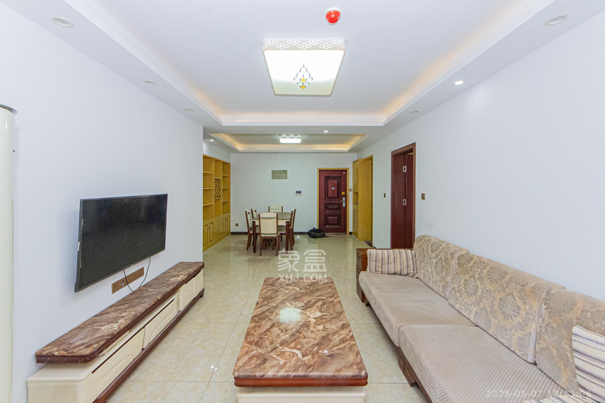 北辰三角洲E3区 3室2厅1卫 125.0万 北辰三角洲E3区 3室2厅1卫 125.0万客厅