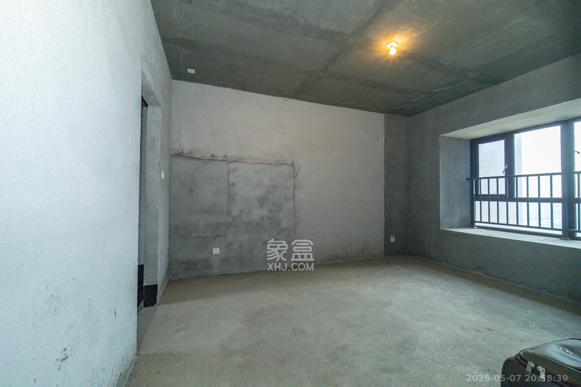 新长海广场 3室2厅2卫 79.8万 新长海广场 3室2厅2卫 79.8万卧室