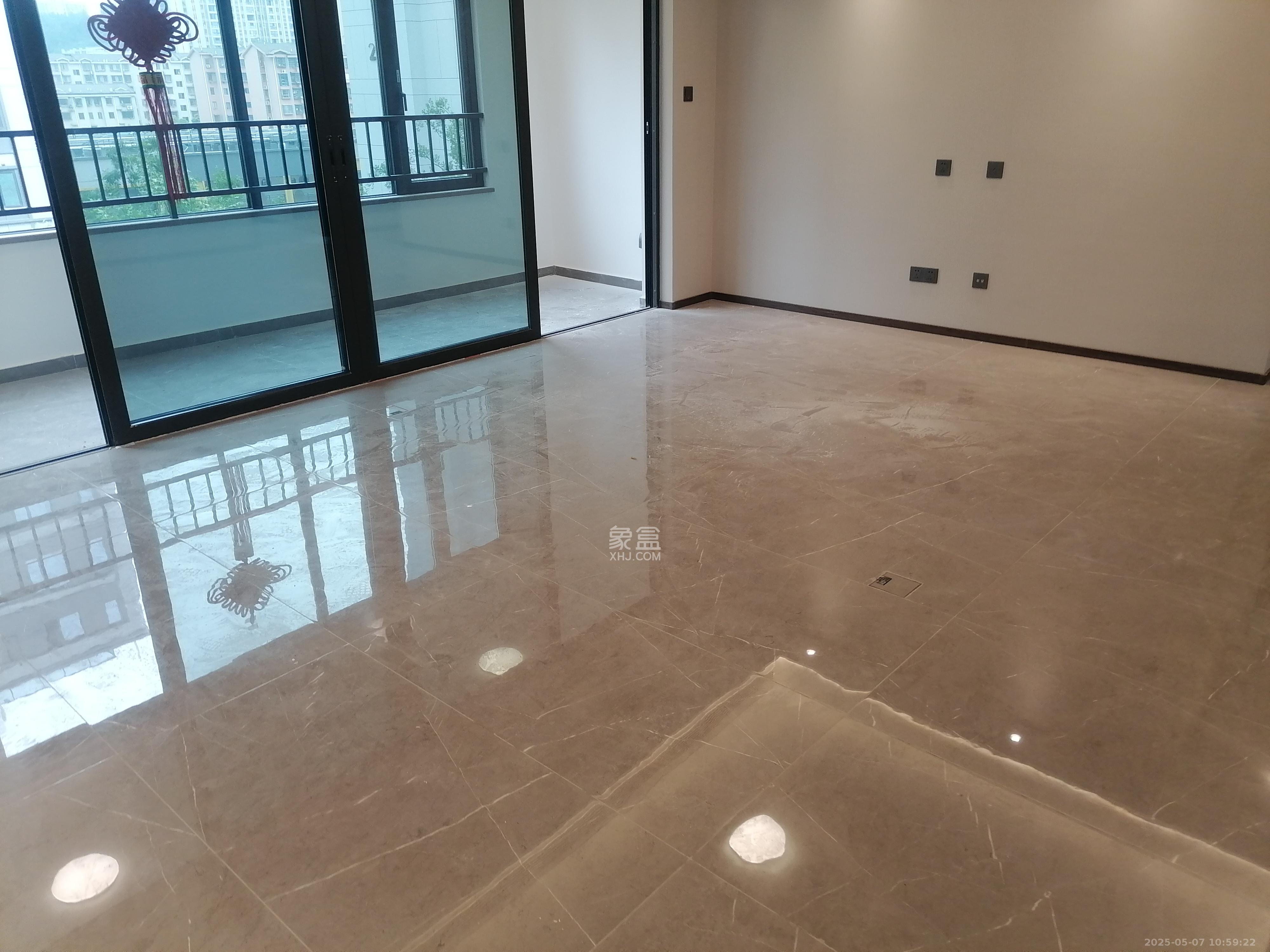 龙湖舜山府 4室2厅2卫 3500.0元/月 龙湖舜山府 4室2厅2卫 3500.0元/月室内图