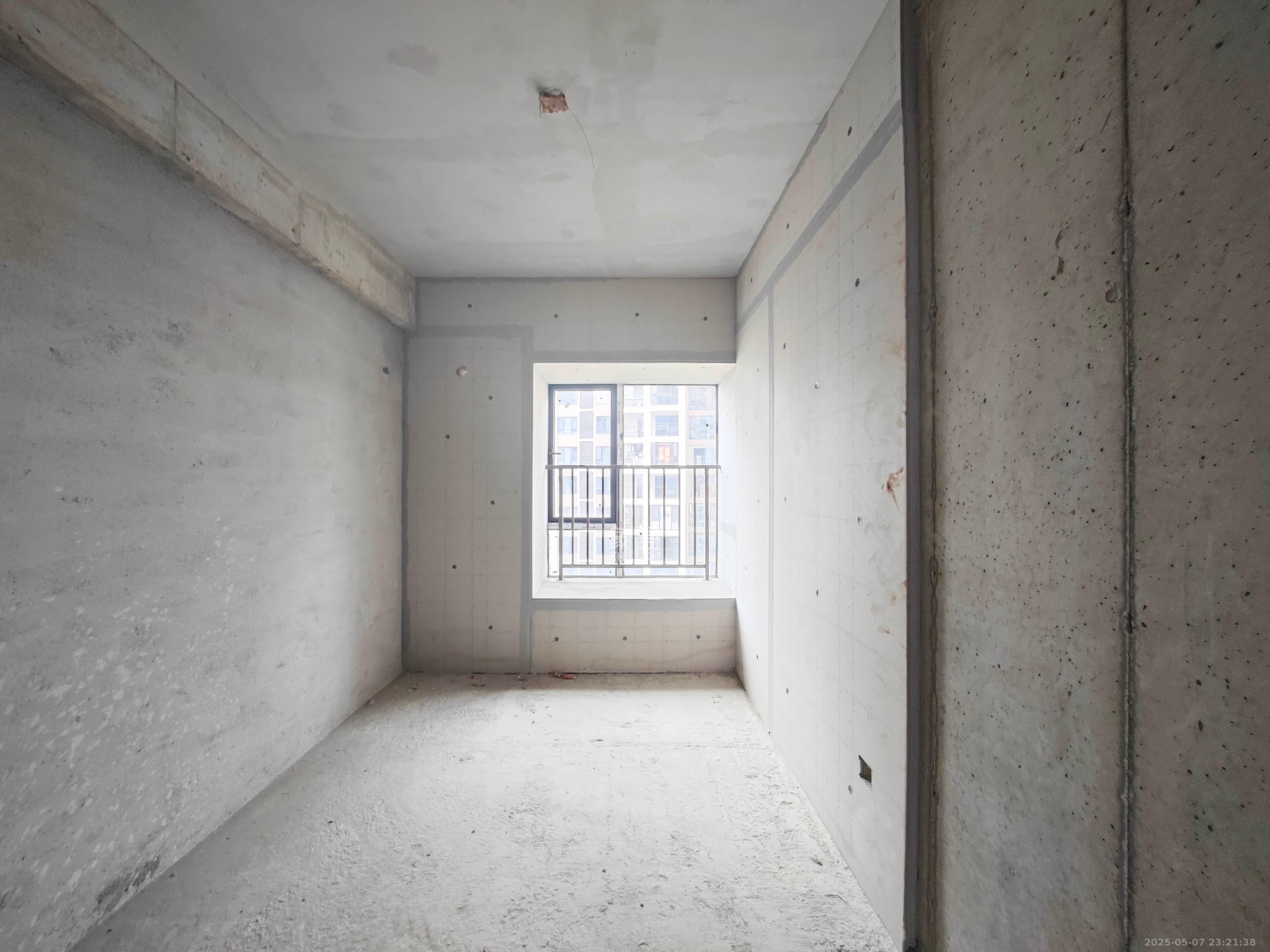 润和翰文府  4室2厅2卫    152.0万 润和翰文府  4室2厅2卫    152.0万卧室