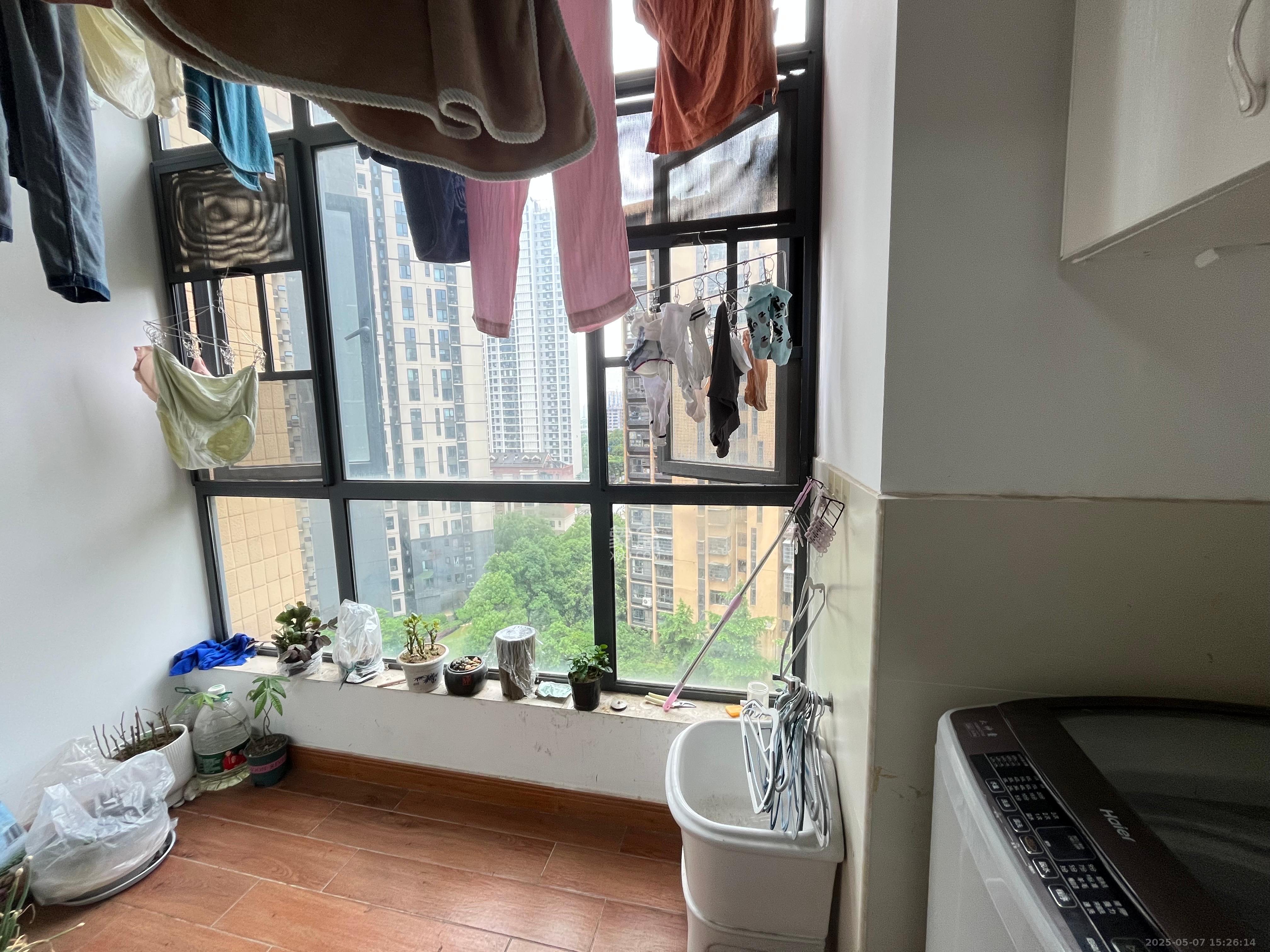 万科魅力之城  3室2厅1卫    2400.0元/月 万科魅力之城  3室2厅1卫    2400.0元/月室内图