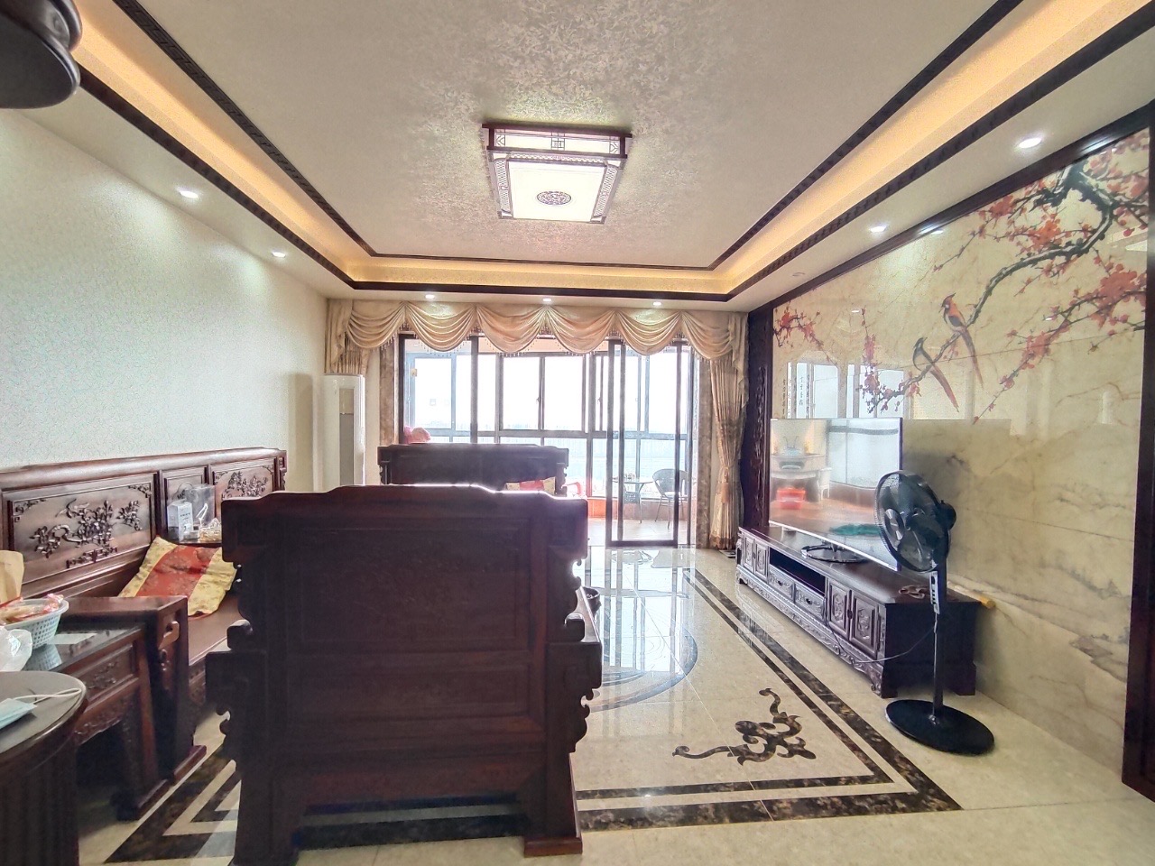 滨江帝景二期（三期）  3室2厅2卫   215.00万户型图