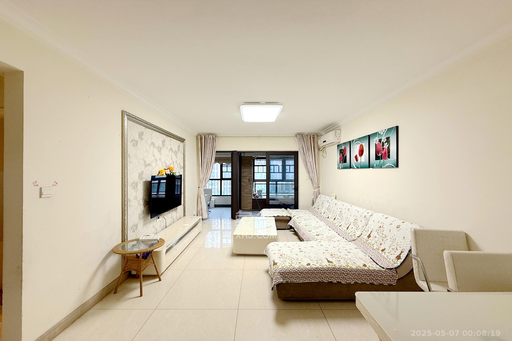 时代倾城一期 2室2厅1卫 65.0万 时代倾城一期 2室2厅1卫 65.0万客厅