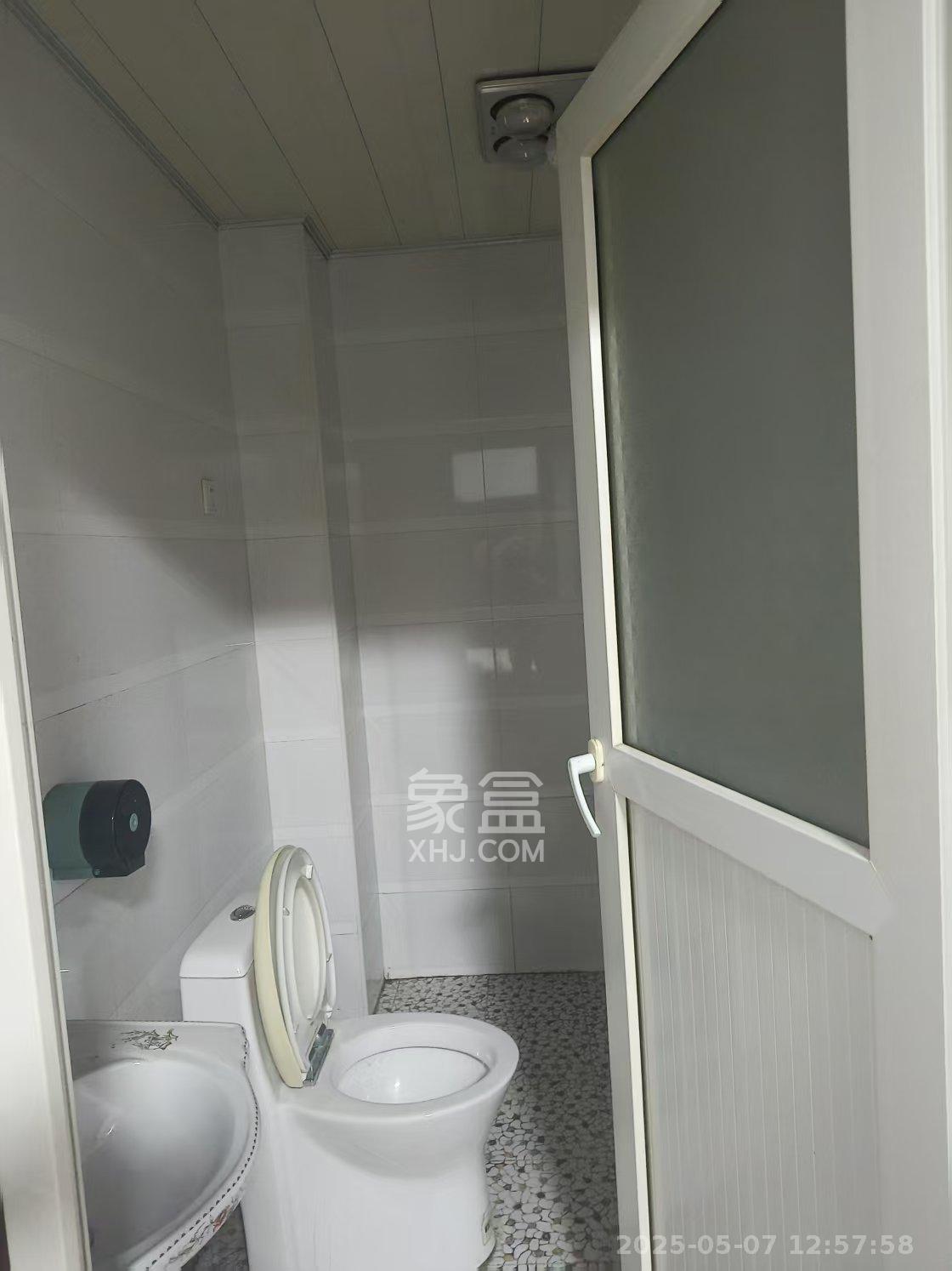 楚天中苑 3室2厅2卫 1700.0元/月 楚天中苑 3室2厅2卫 1700.0元/月室内图