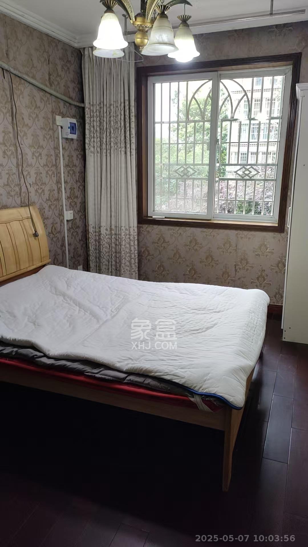 长房西郡  1室1厅1卫    700.0元/月 长房西郡  1室1厅1卫    700.0元/月室内图