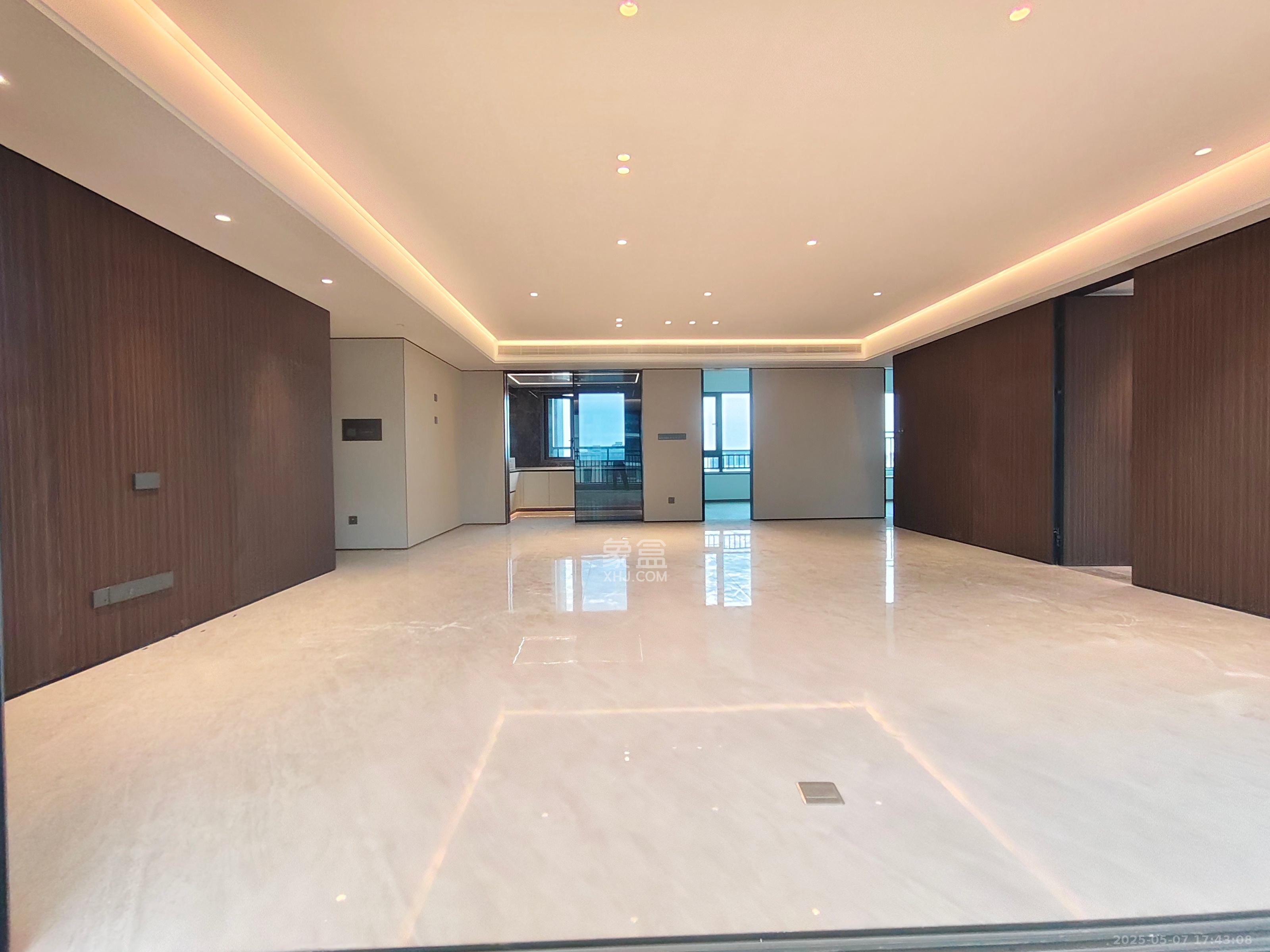 招商蛇口滨江境 4室2厅2卫 13000.0元/月 招商蛇口滨江境 4室2厅2卫 13000.0元/月室内图