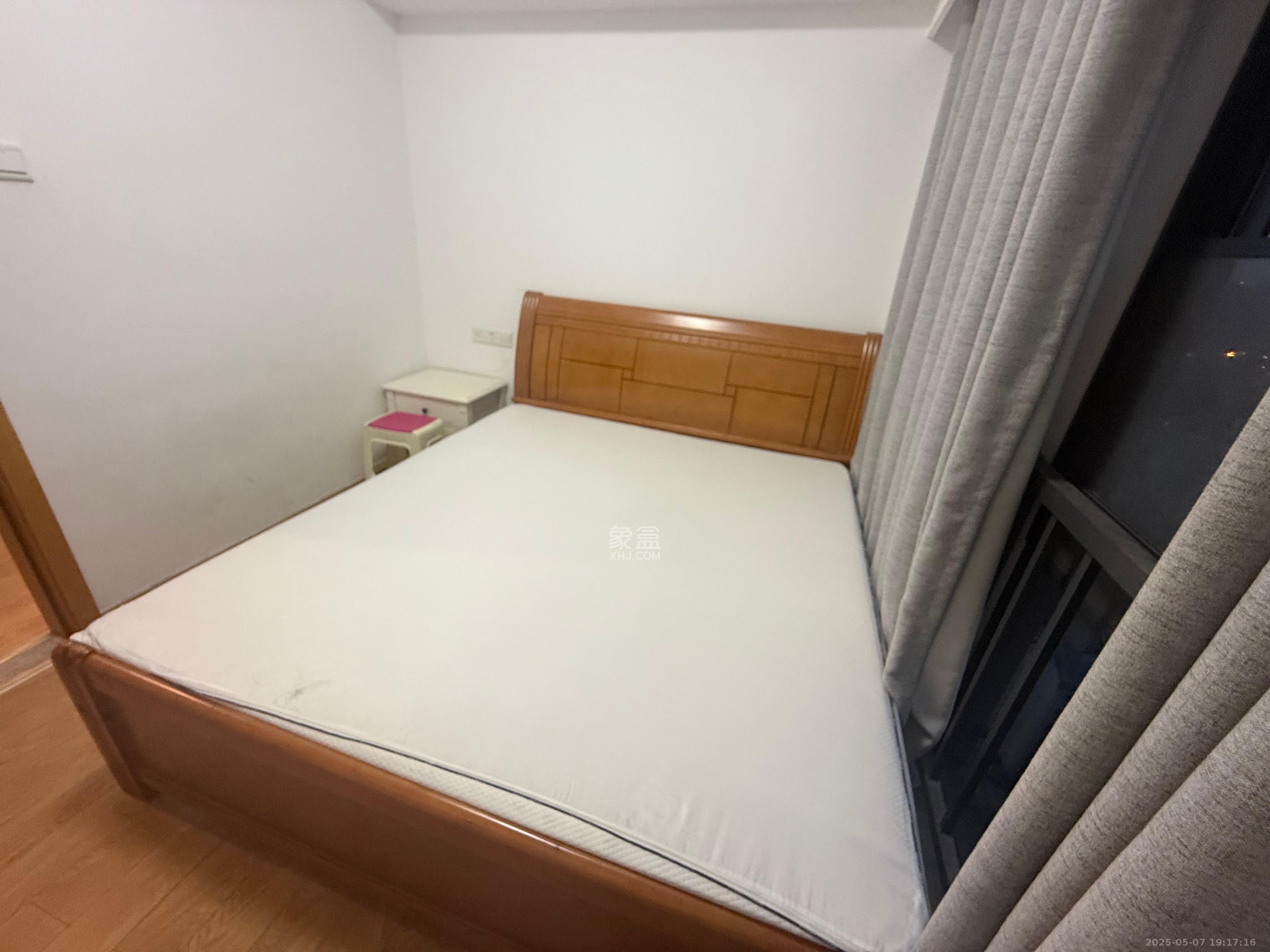 荣泰广场  2室1厅1卫   1900.00元/月室内图