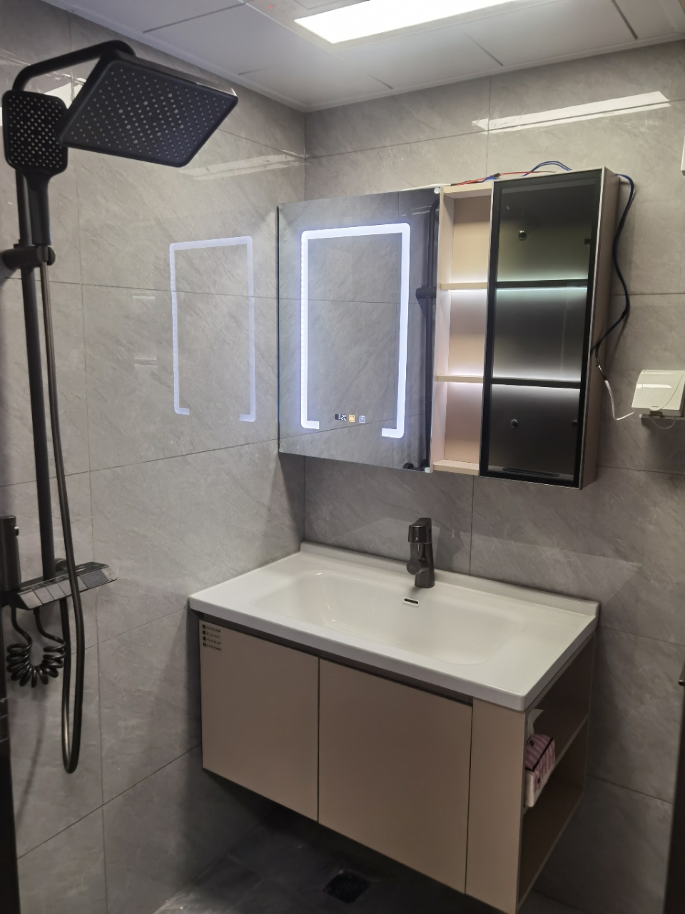 碧桂园壹中心  1室1厅1卫    1200.0元/月 碧桂园壹中心  1室1厅1卫    1200.0元/月室内图