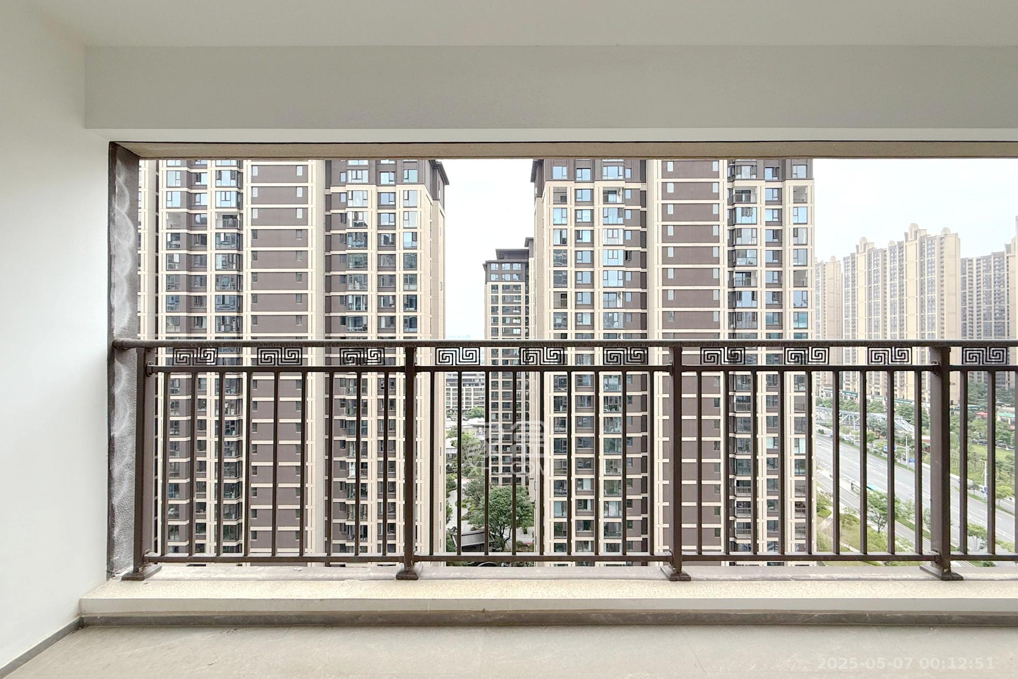 时代建发和著  3室2厅2卫    159.8万 时代建发和著  3室2厅2卫    159.8万阳台