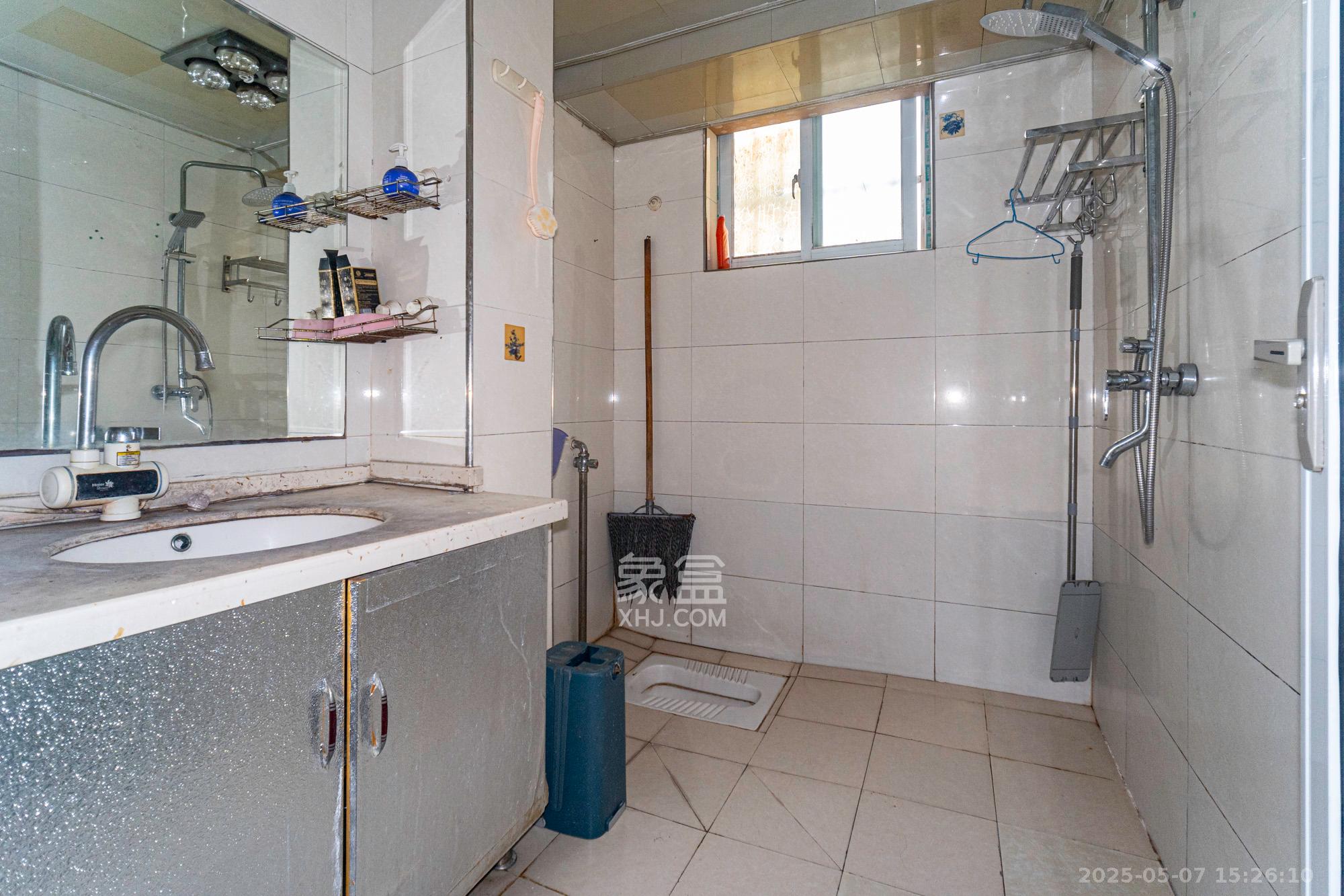 高林金三华邸 2室2厅1卫 45.0万 高林金三华邸 2室2厅1卫 45.0万卫生间