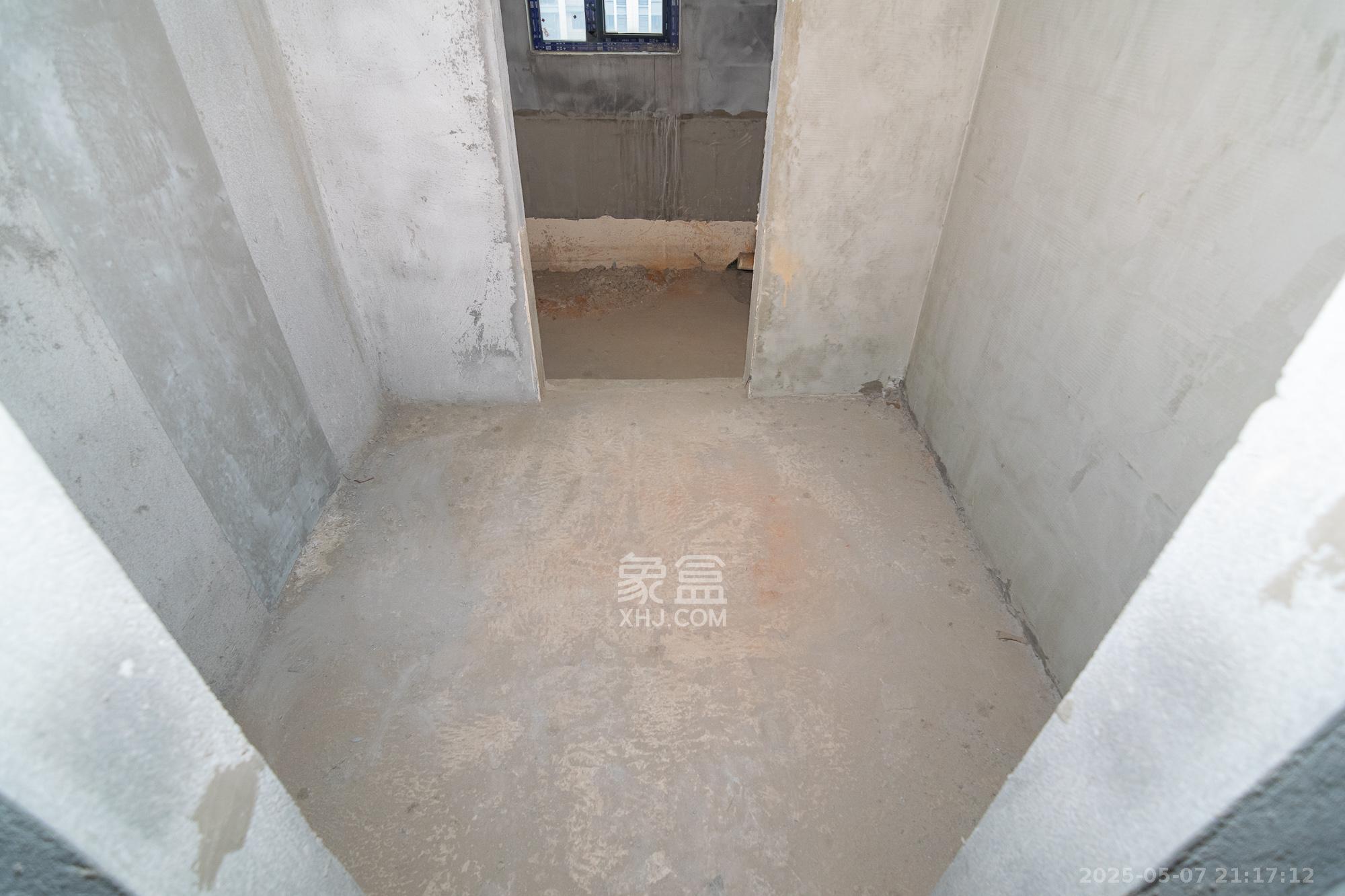 大汉月亮河畔  4室2厅2卫    70.0万 大汉月亮河畔  4室2厅2卫    70.0万卧室