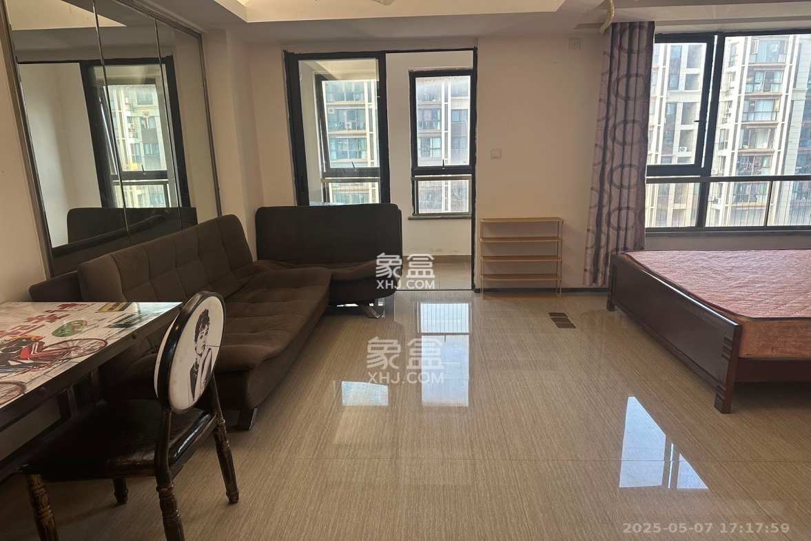 奥林匹克花园贡院三期  1室1厅1卫    1500.0元/月 奥林匹克花园贡院三期  1室1厅1卫    1500.0元/月室内图