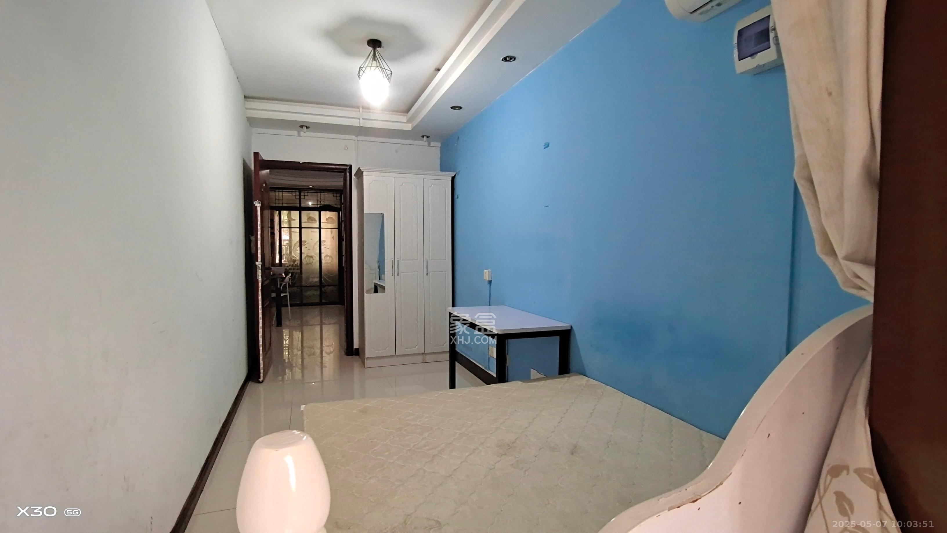 长房西郡  1室1厅1卫    700.0元/月 长房西郡  1室1厅1卫    700.0元/月室内图