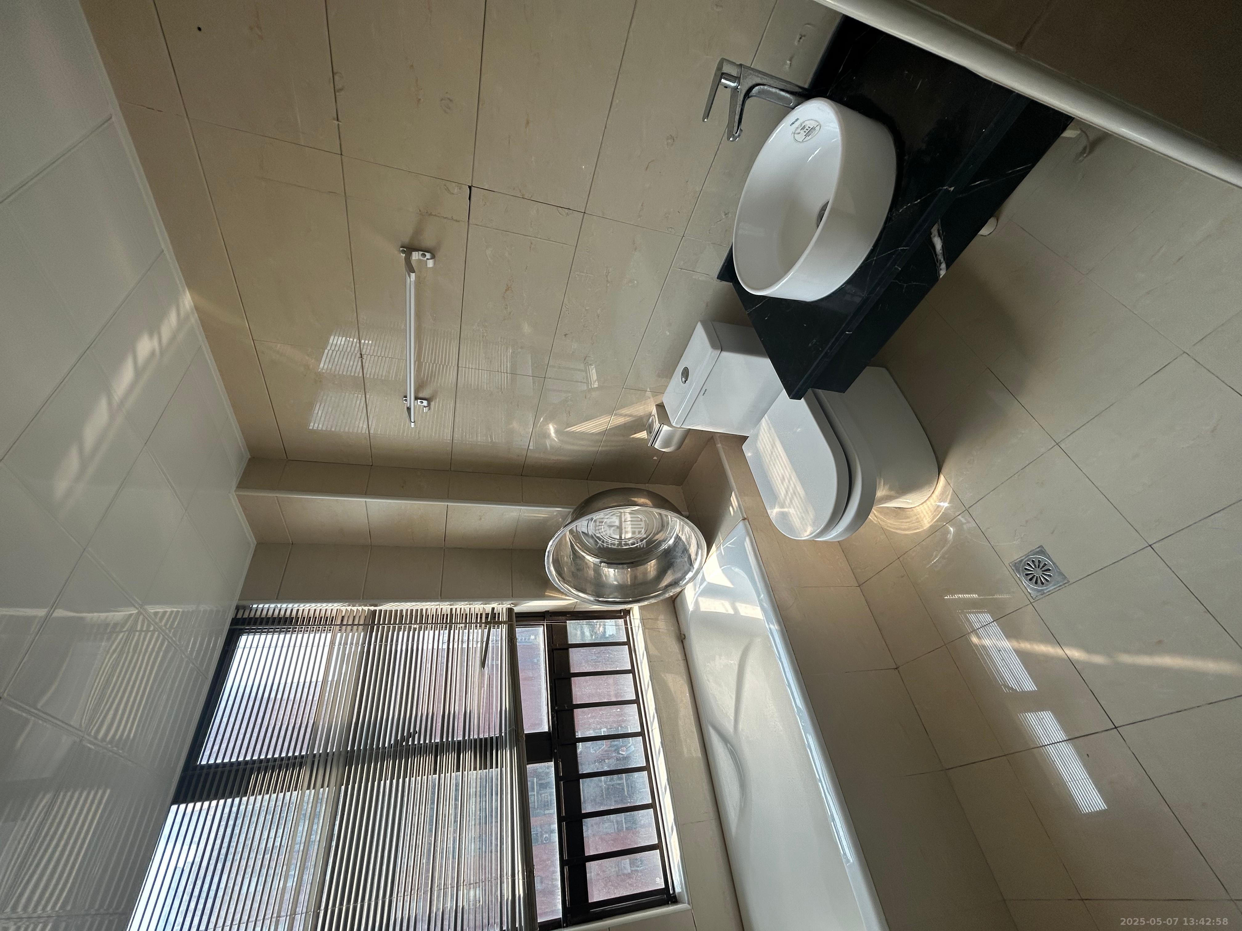 华润凤凰城三期 3室2厅2卫 2700.0元/月 华润凤凰城三期 3室2厅2卫 2700.0元/月室内图