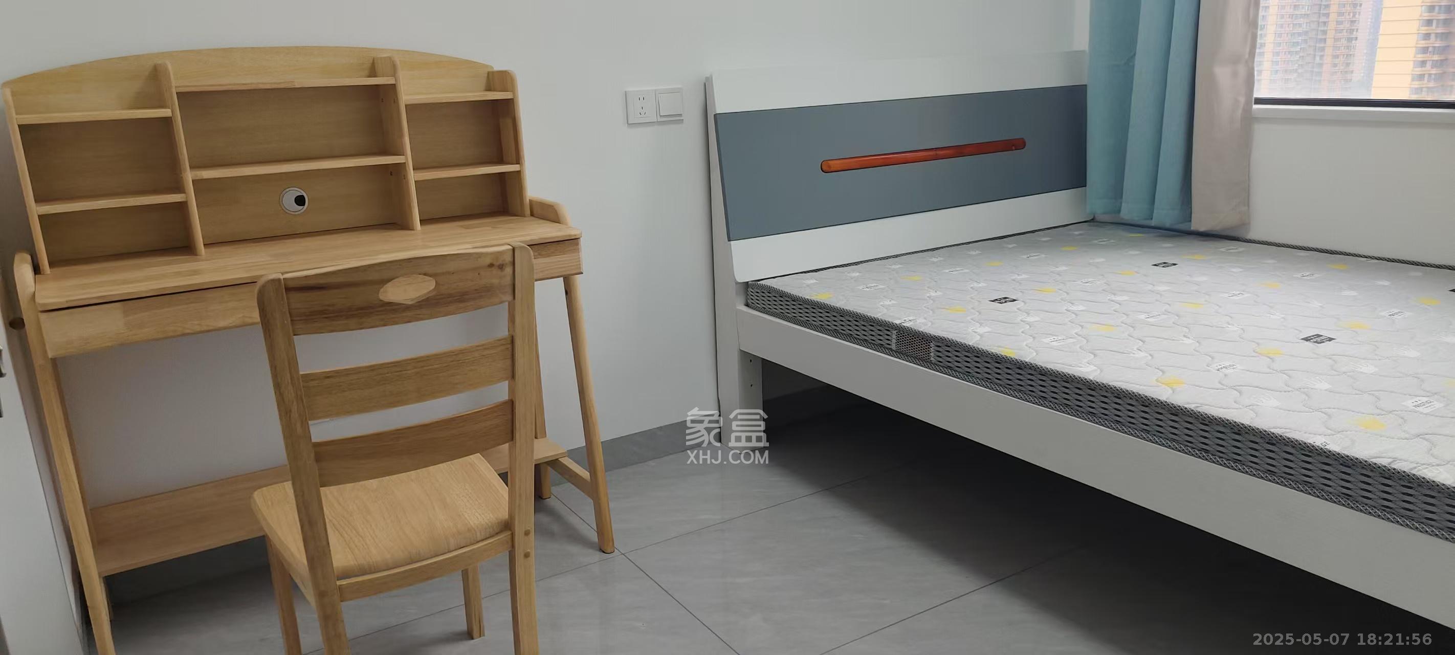 长郡旁牛津街（瑞凯滨江雅苑）  3室2厅2卫   1800.00元/月室内图