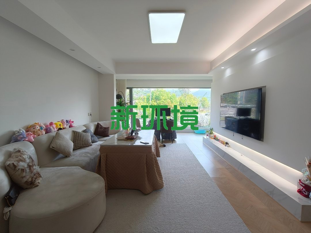 荣盛华府  4室2厅2卫   150.00万