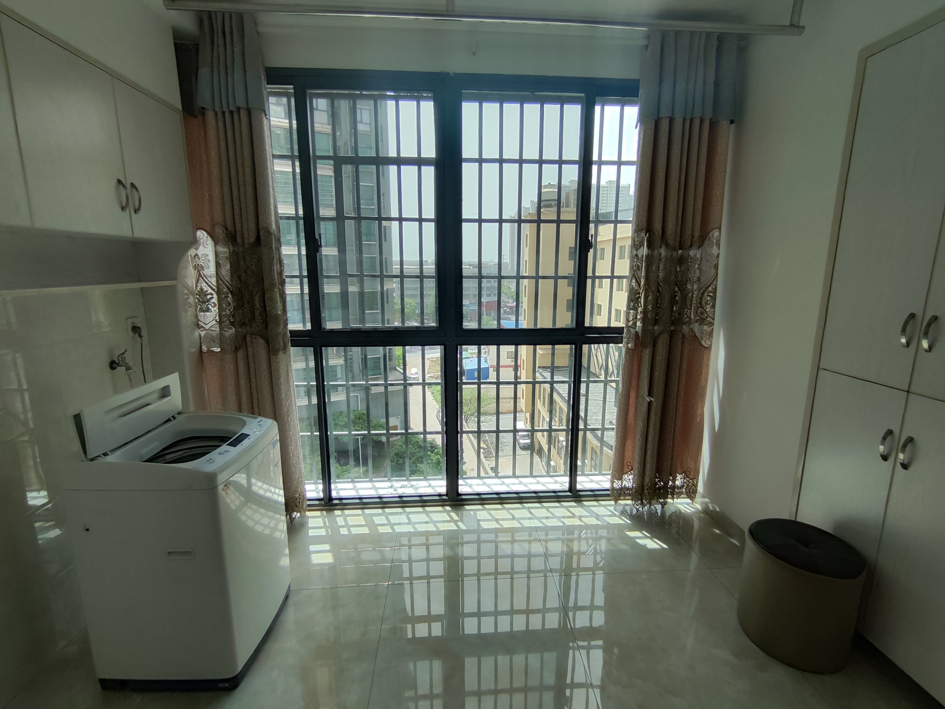 紫御华府 3室1厅1卫 1700.0元/月 紫御华府 3室1厅1卫 1700.0元/月室内图