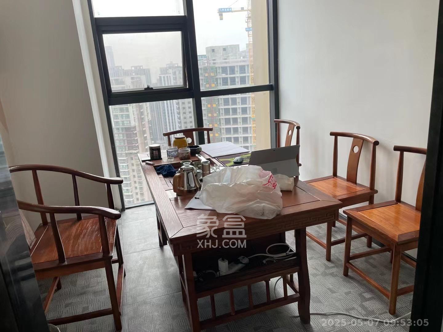 万坤图财富广场  4室1厅1卫   5800.00元/月室内图