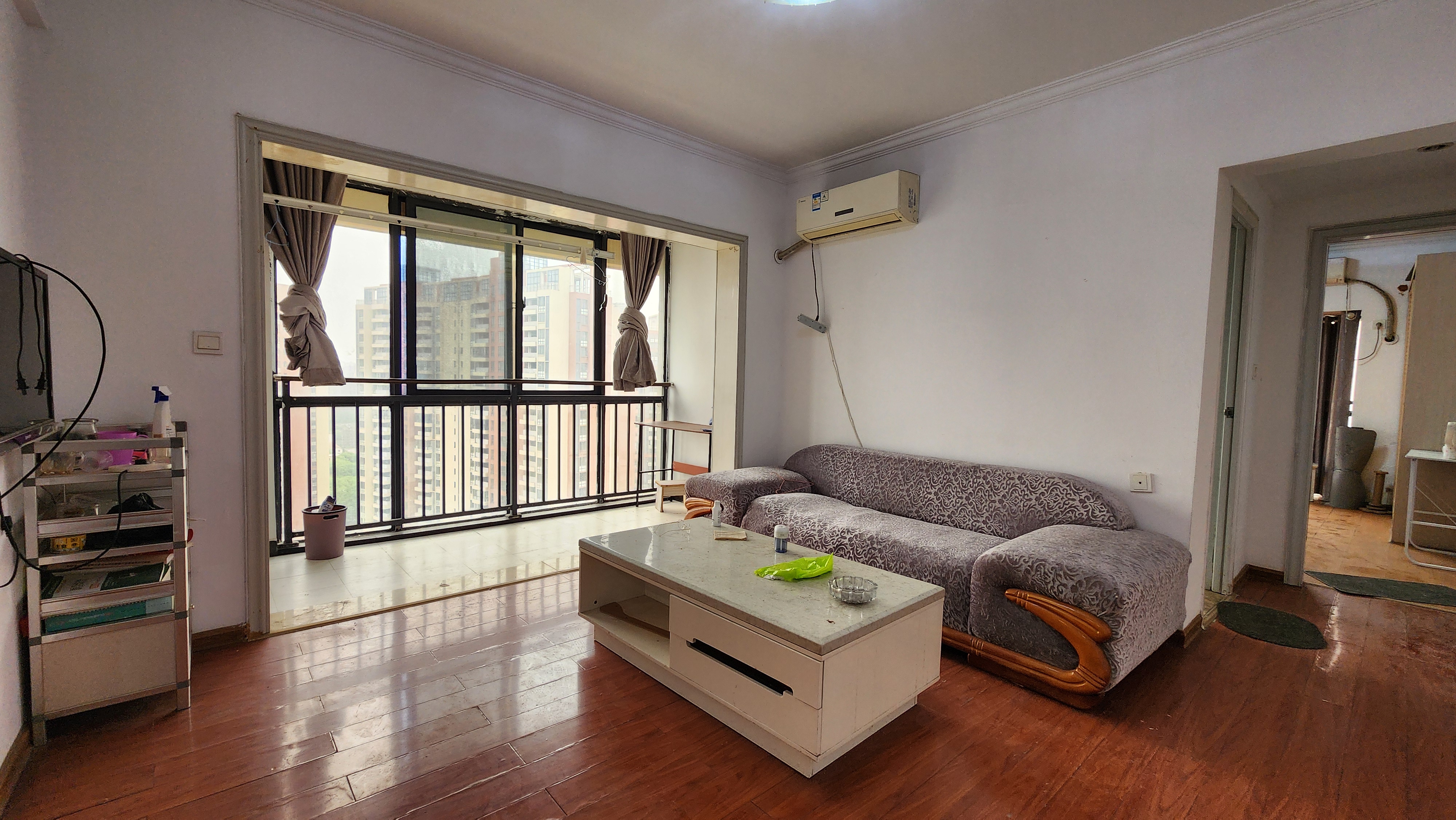 M国际 1室1厅1卫 1200.0元/月 M国际 1室1厅1卫 1200.0元/月室内图