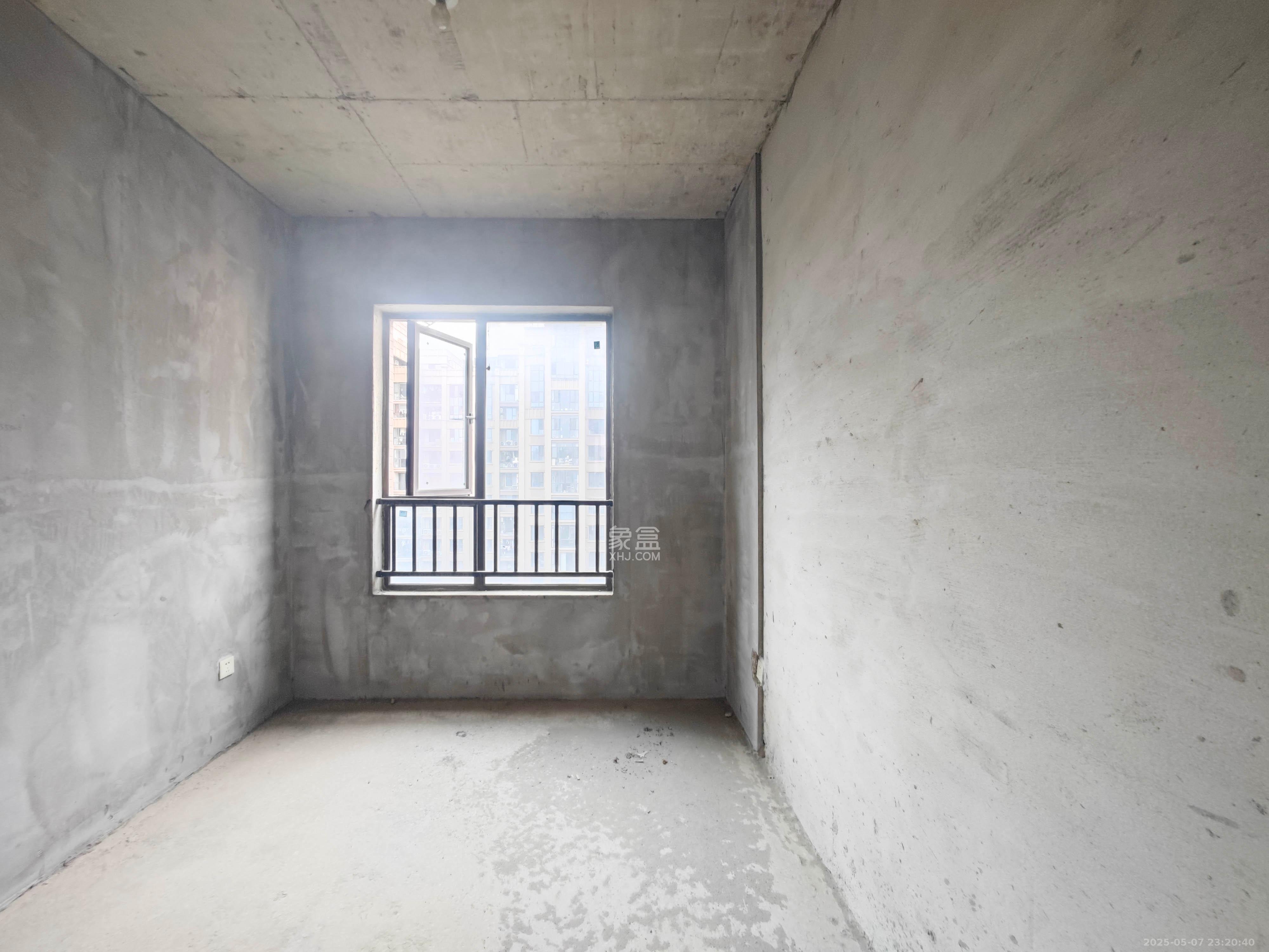 云开壹品樾玺 5室2厅2卫 126.0万 云开壹品樾玺 5室2厅2卫 126.0万卧室