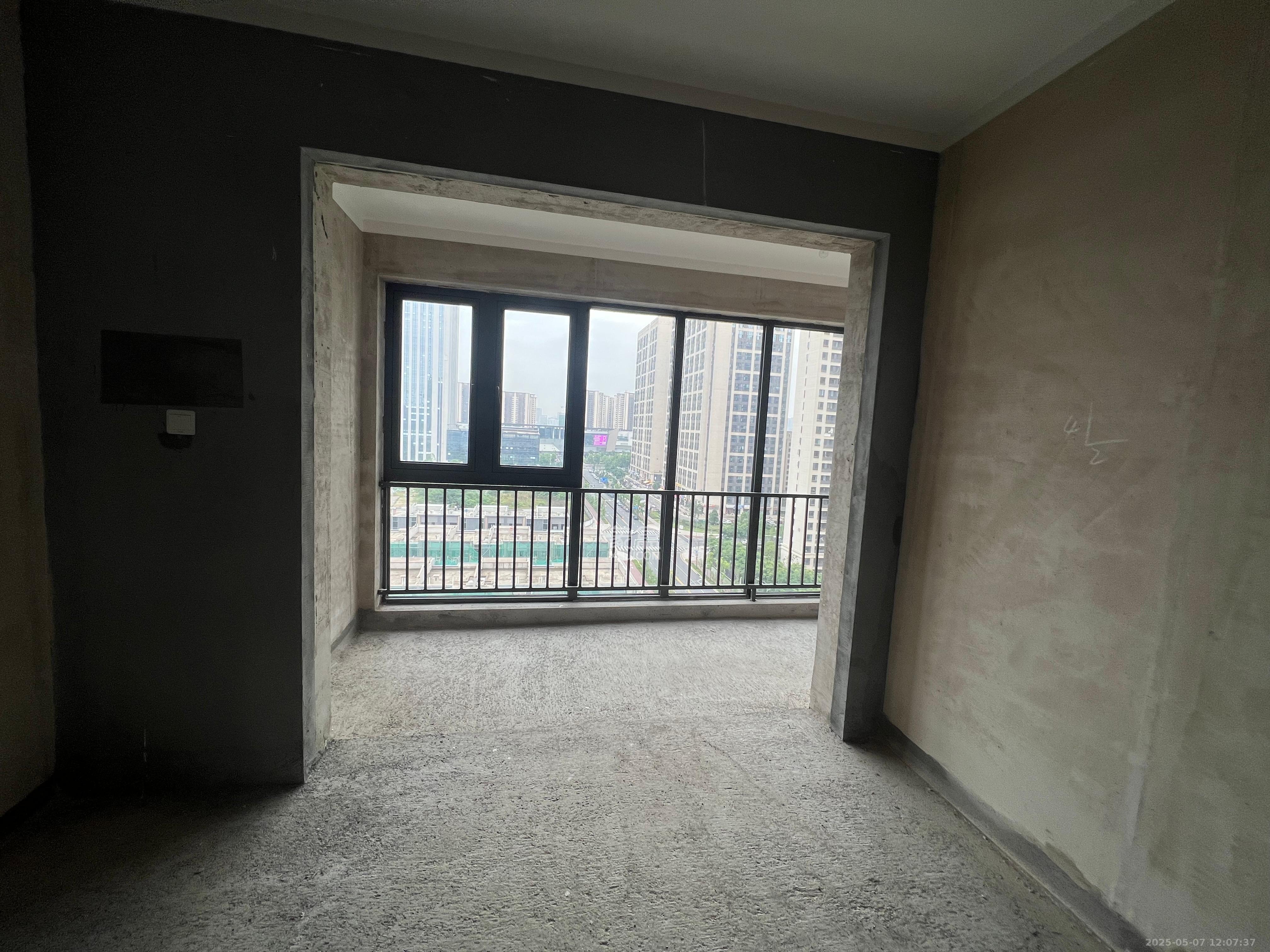 绿城美的明月江南 3室2厅2卫 1300.0元/月 绿城美的明月江南 3室2厅2卫 1300.0元/月室内图