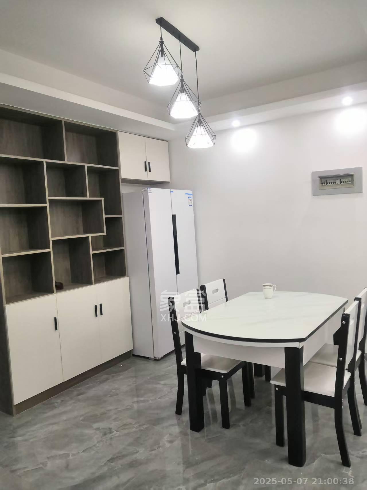 明发阅江悦府  2室2厅1卫   2000.00元/月室内图