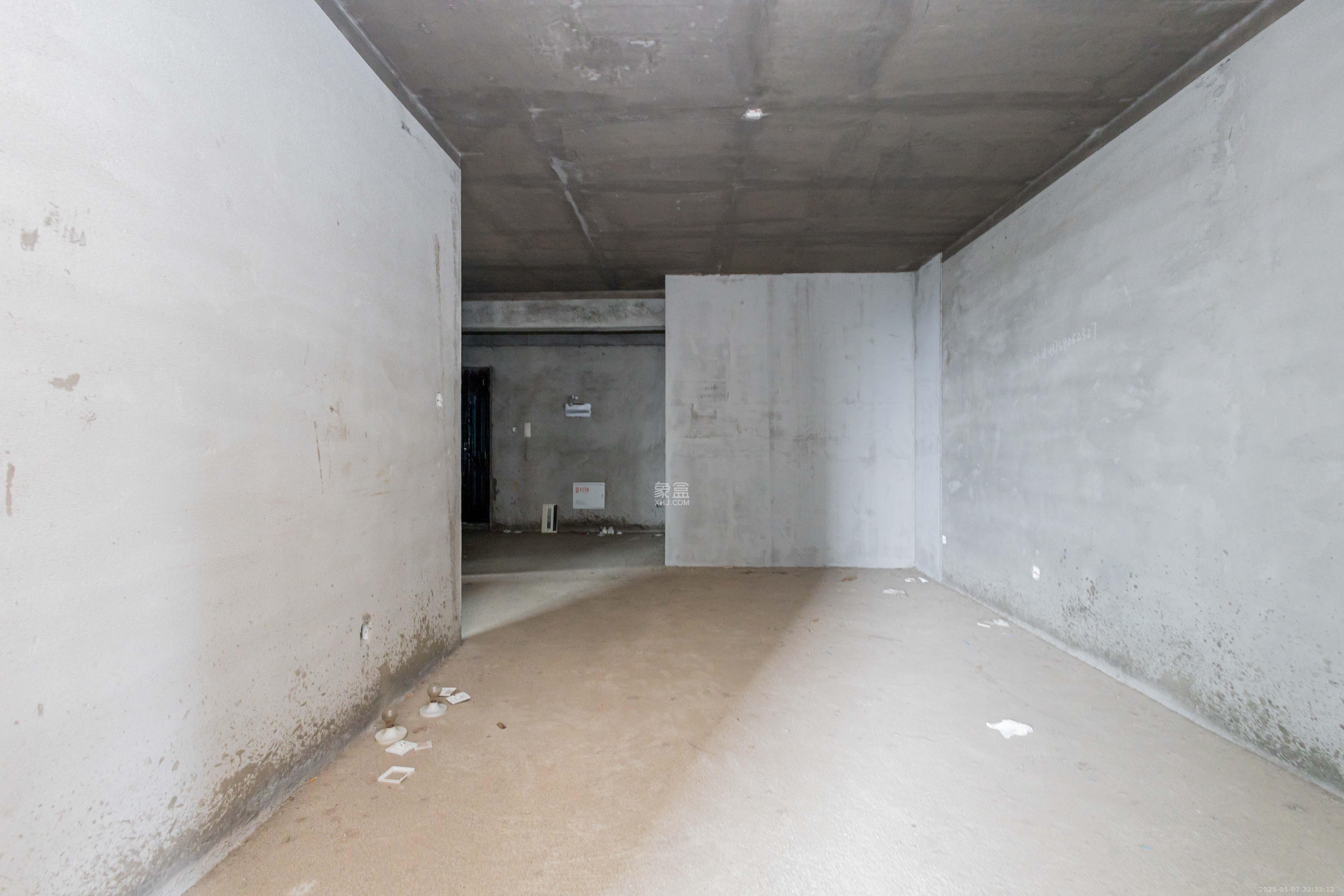 东方美地 3室2厅1卫 88.0万 东方美地 3室2厅1卫 88.0万客厅