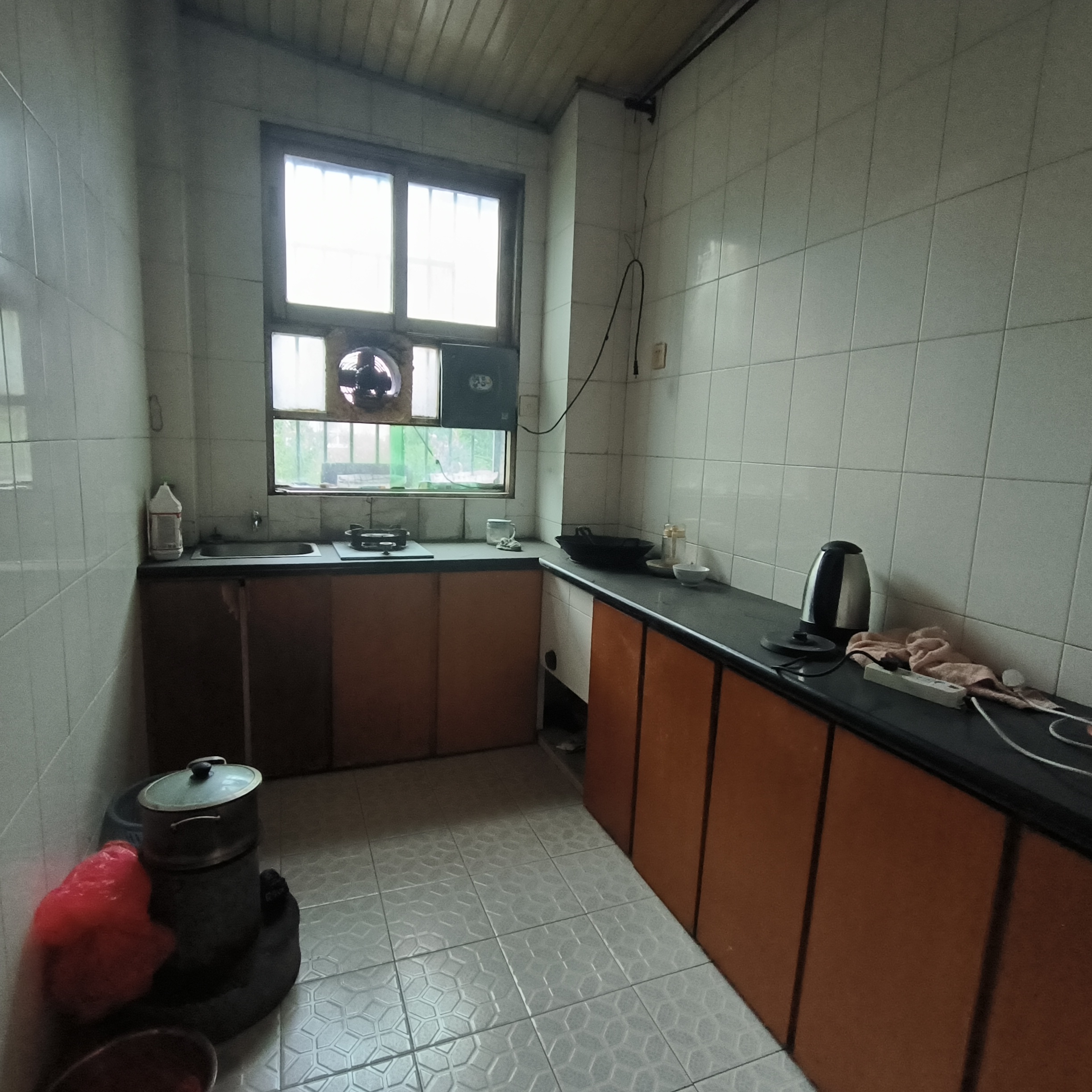 蒸湘世纪城拆迁楼(同心苑) 3室2厅1卫 1100.0元/月 蒸湘世纪城拆迁楼(同心苑) 3室2厅1卫 1100.0元/月室内图