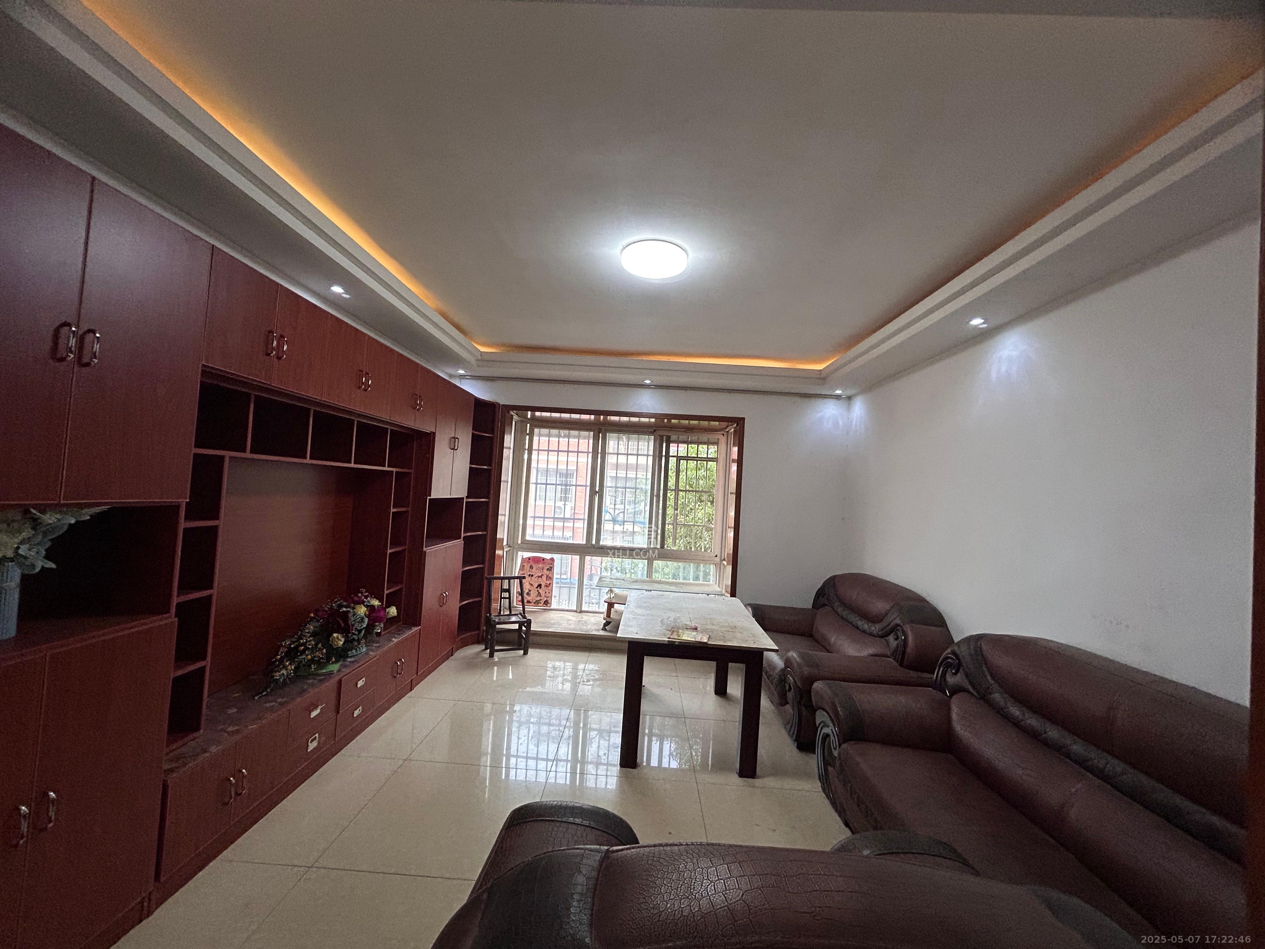 金鹰机电大市场  2室2厅1卫    1200.0元/月 金鹰机电大市场  2室2厅1卫    1200.0元/月