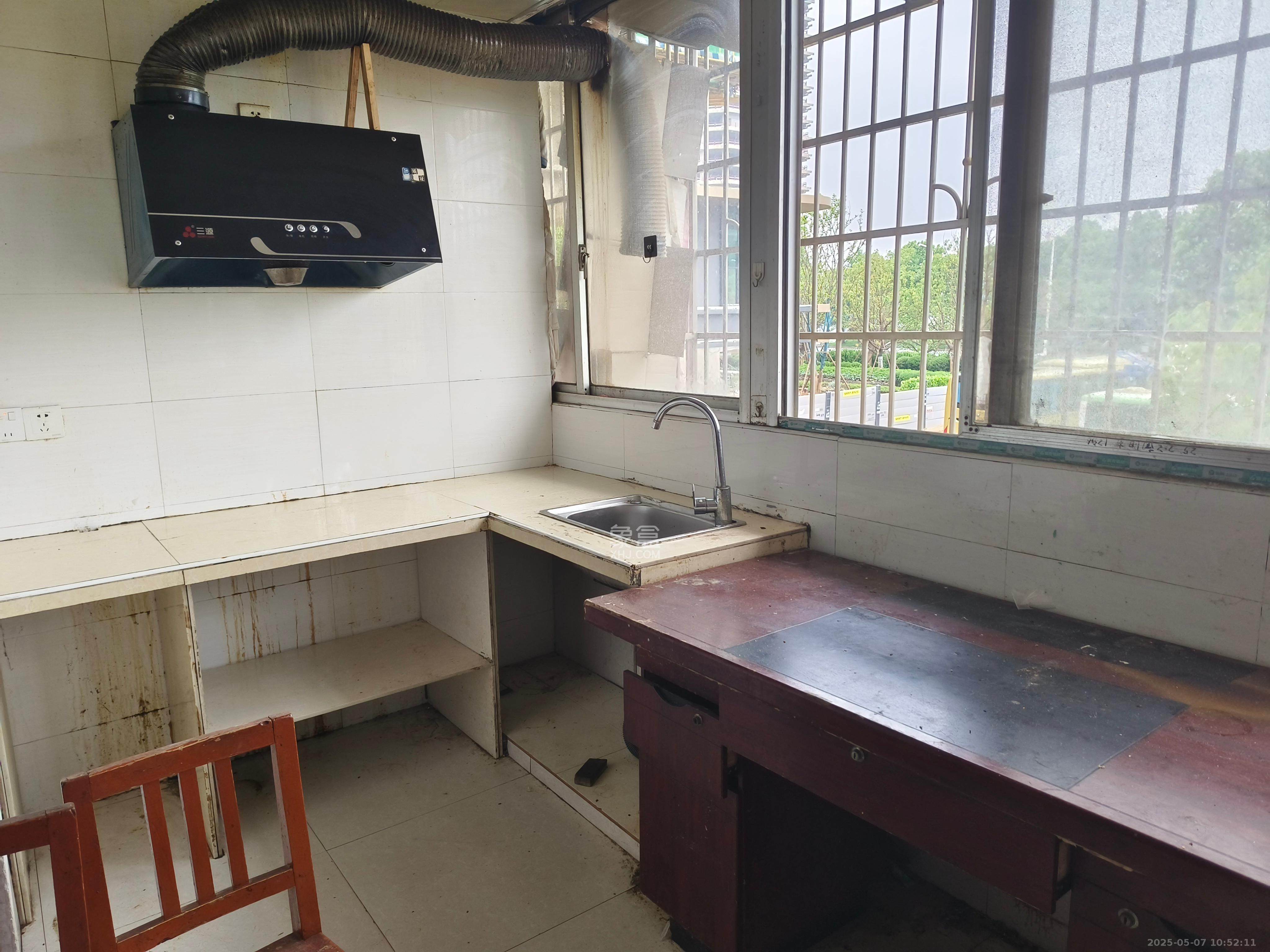 合平安置小区(东方国际石材城) 2室1厅1卫 1400.0元/月 合平安置小区(东方国际石材城) 2室1厅1卫 1400.0元/月室内图