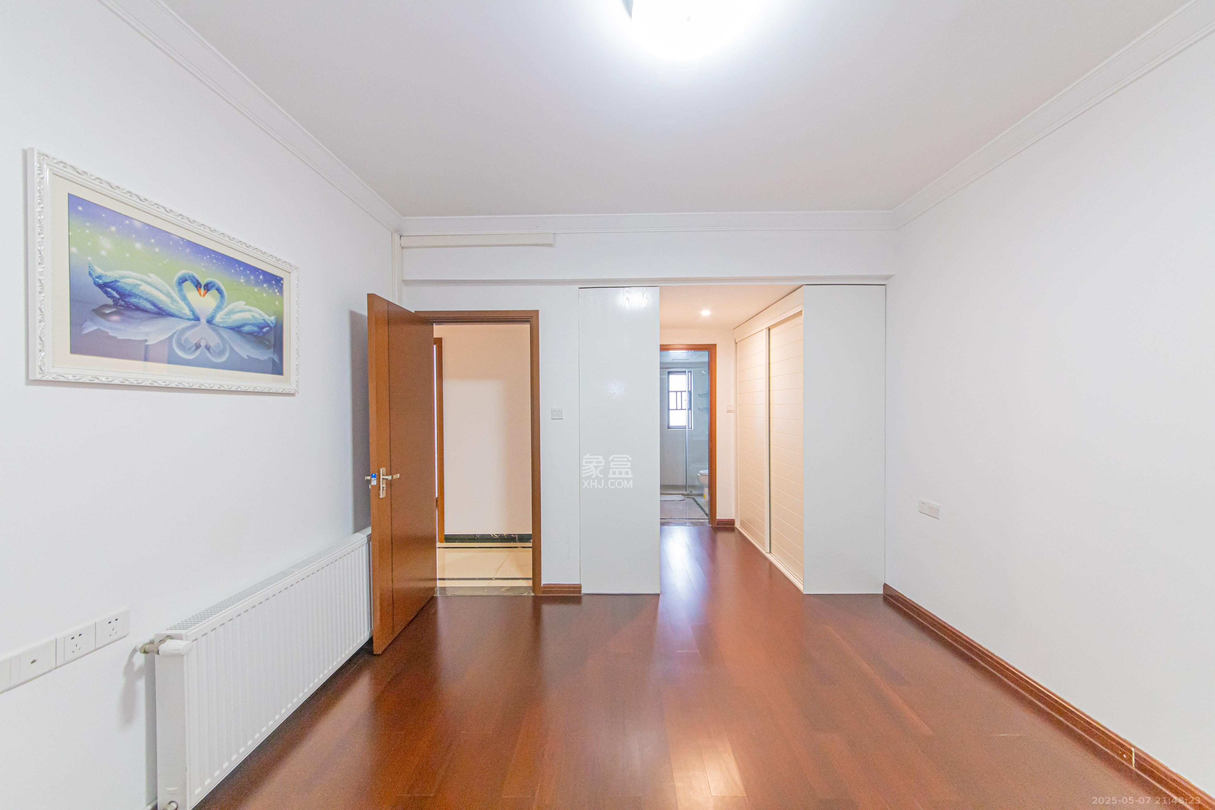 中海新城熙岸(中信新城五期) 4室2厅2卫 164.0万 中海新城熙岸(中信新城五期) 4室2厅2卫 164.0万卧室