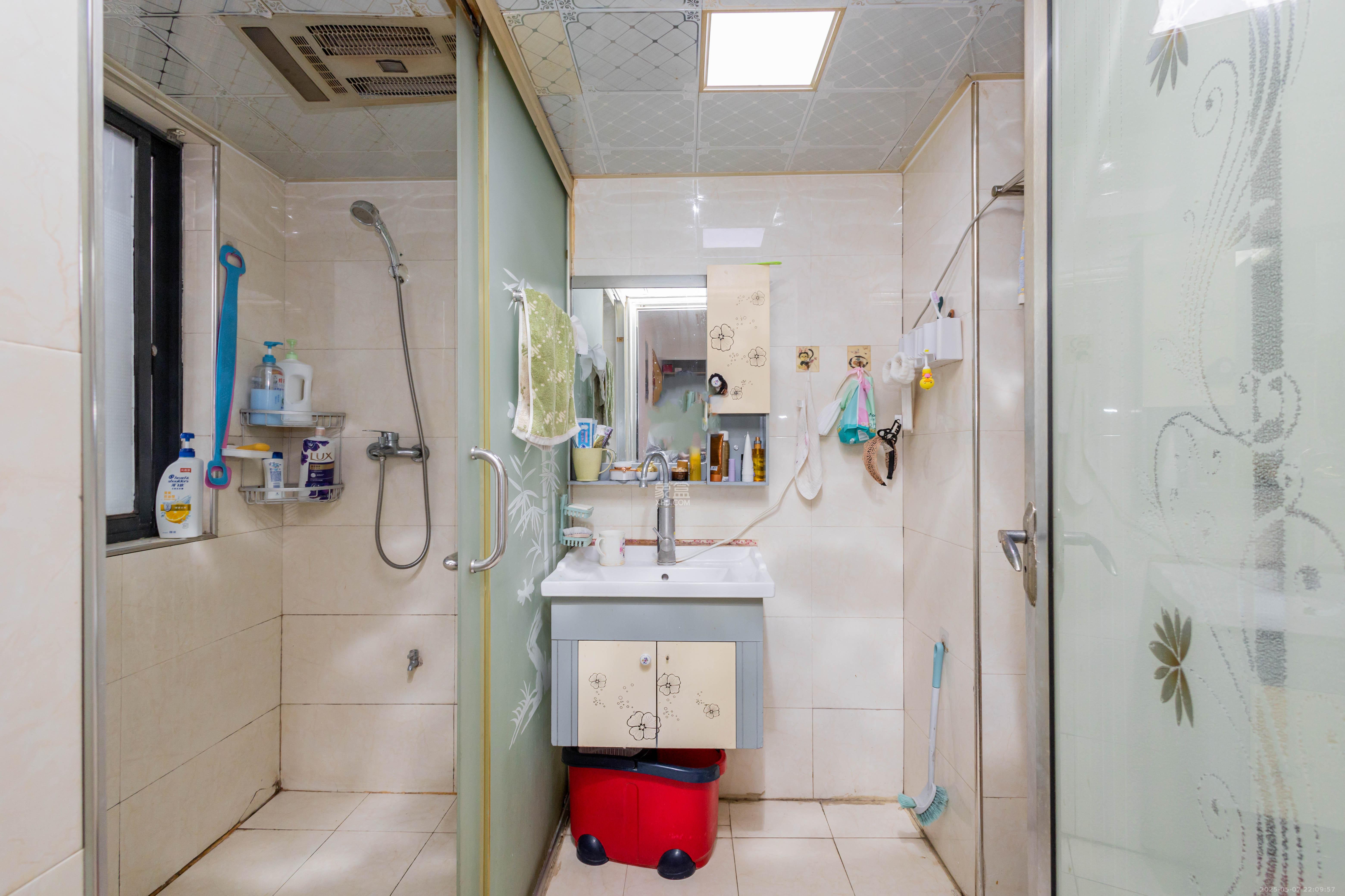 高林仕家 3室2厅1卫 61.8万 高林仕家 3室2厅1卫 61.8万卫生间