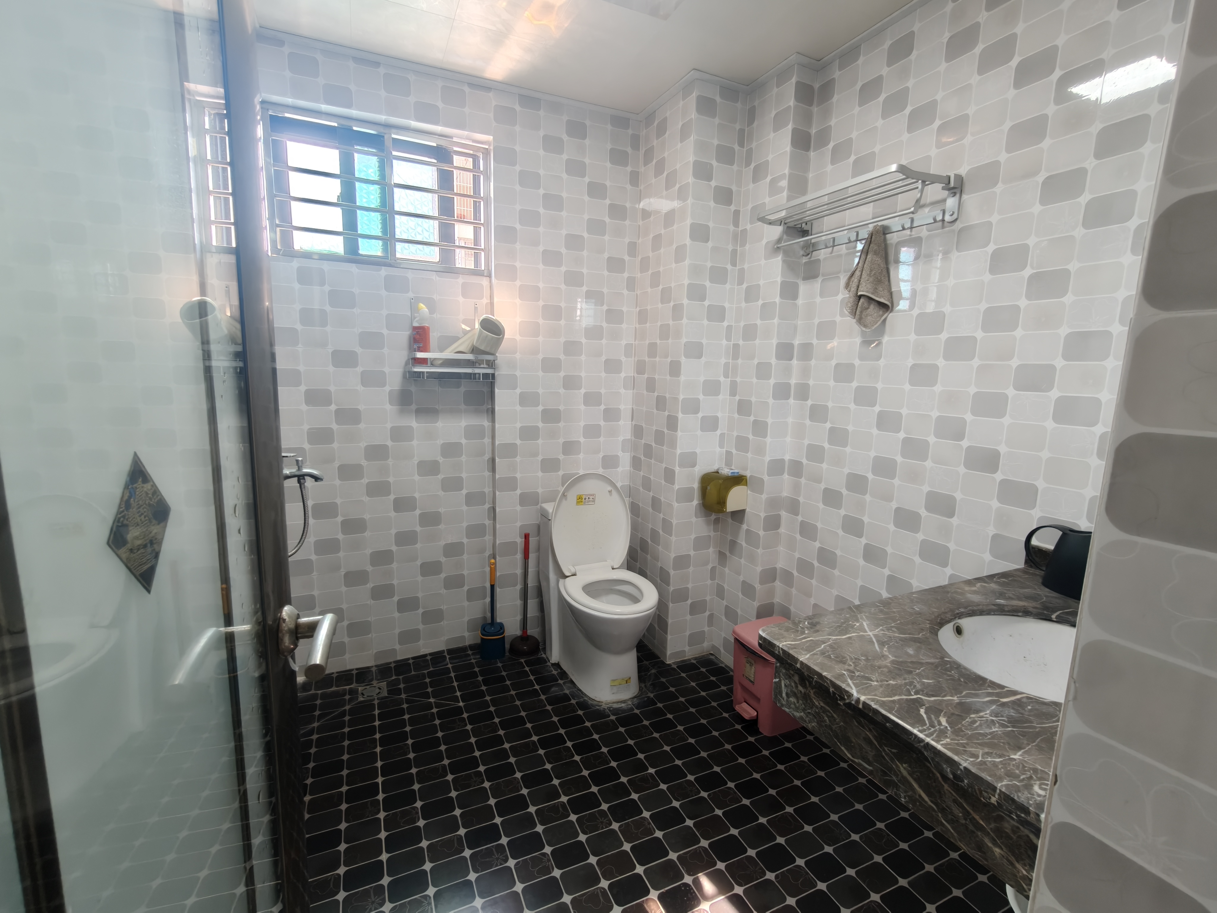 瑞园一期 4室2厅2卫 2600.0元/月 瑞园一期 4室2厅2卫 2600.0元/月室内图