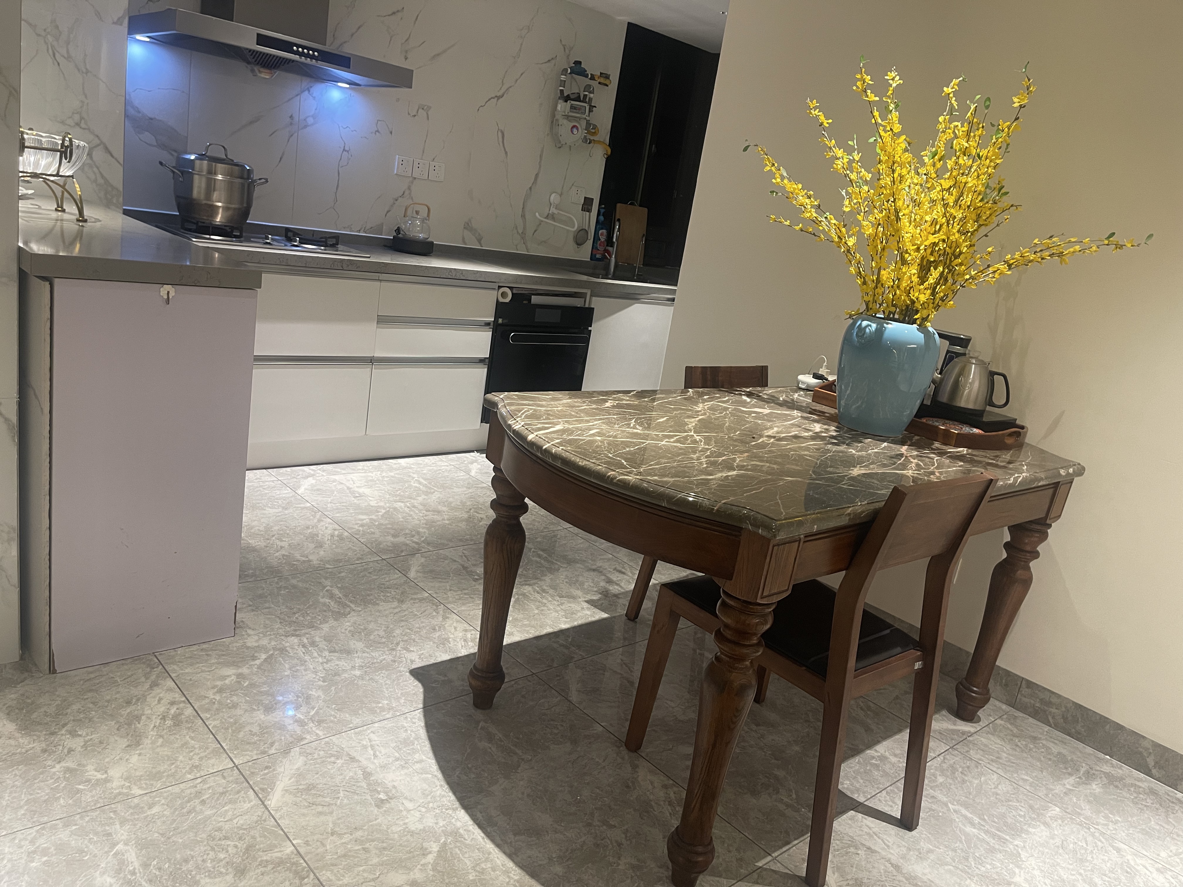 恒大美丽沙天澜湾 6室2厅2卫 4000.0元/月 恒大美丽沙天澜湾 6室2厅2卫 4000.0元/月室内图