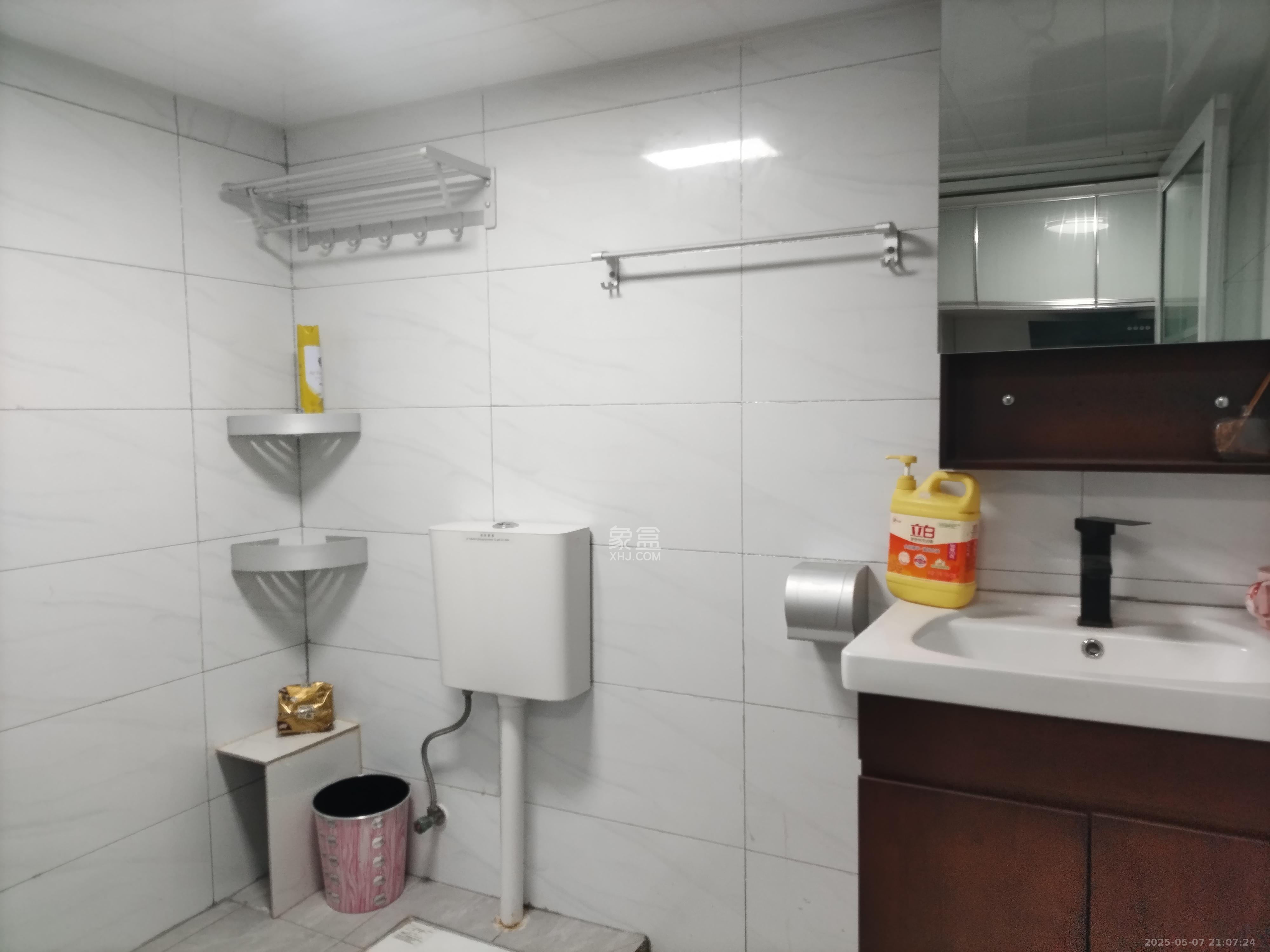 华润置地广场二期 1室1厅1卫 1600.0元/月 华润置地广场二期 1室1厅1卫 1600.0元/月室内图