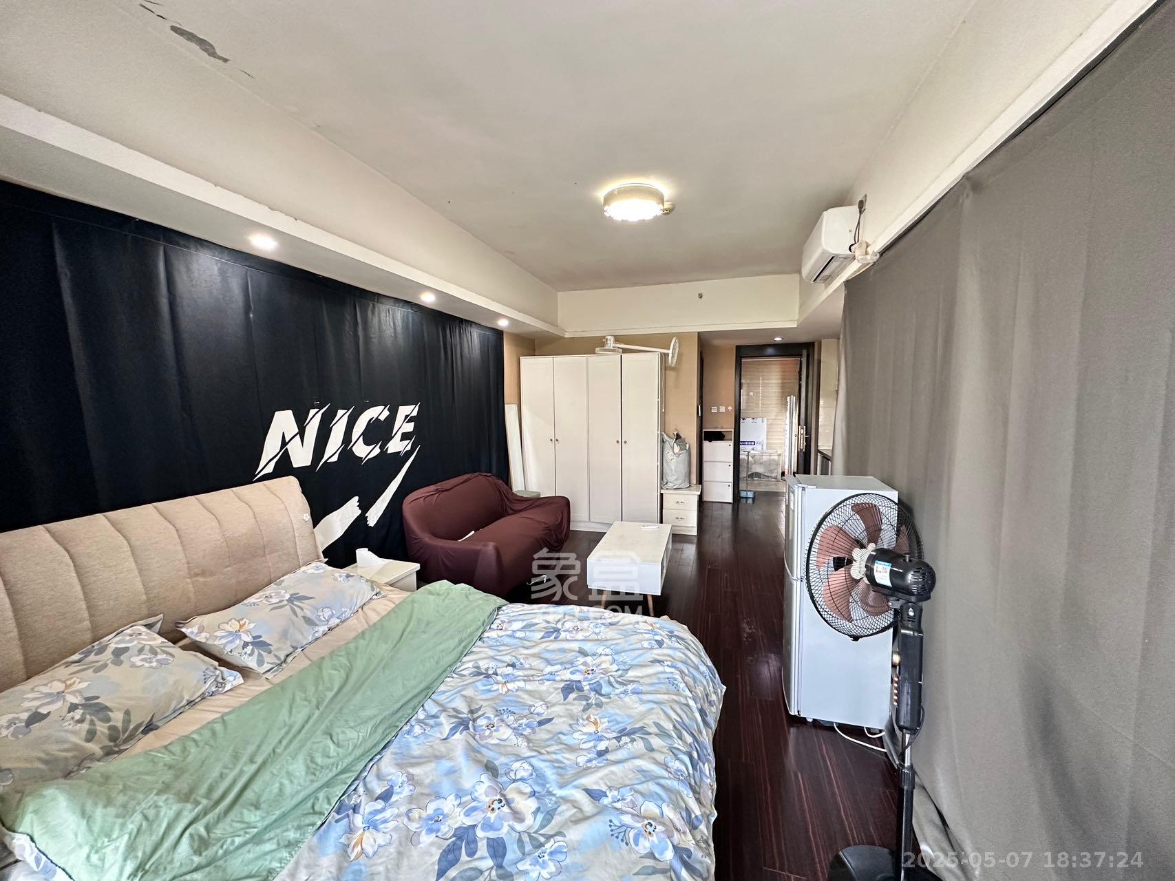 德思勤城市广场(宝格丽公寓) 1室1厅1卫 1600.0元/月 德思勤城市广场(宝格丽公寓) 1室1厅1卫 1600.0元/月室内图