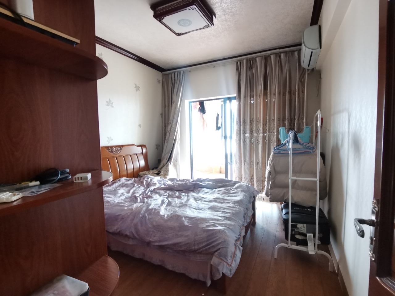 滨江帝景二期（三期）  3室2厅2卫   215.00万户型图