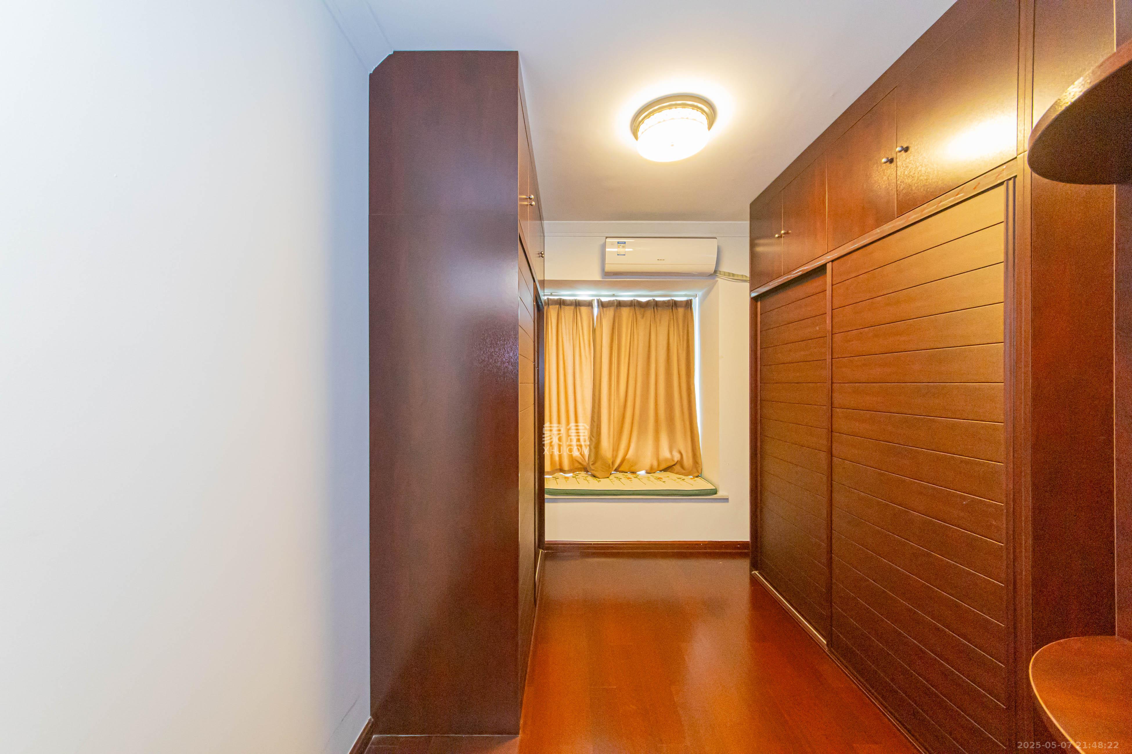 中海新城熙岸(中信新城五期) 4室2厅2卫 164.0万 中海新城熙岸(中信新城五期) 4室2厅2卫 164.0万卧室