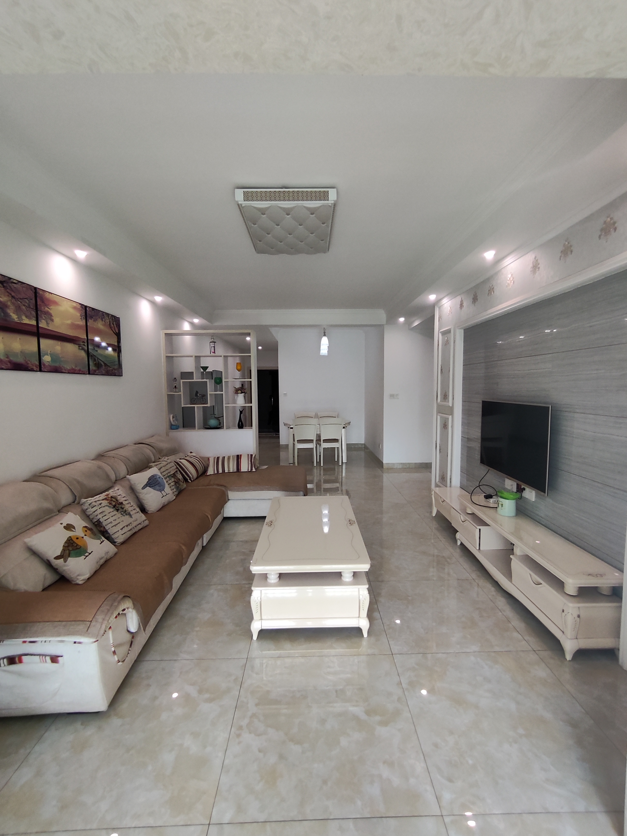 紫御华府 3室1厅1卫 1700.0元/月 紫御华府 3室1厅1卫 1700.0元/月室内图