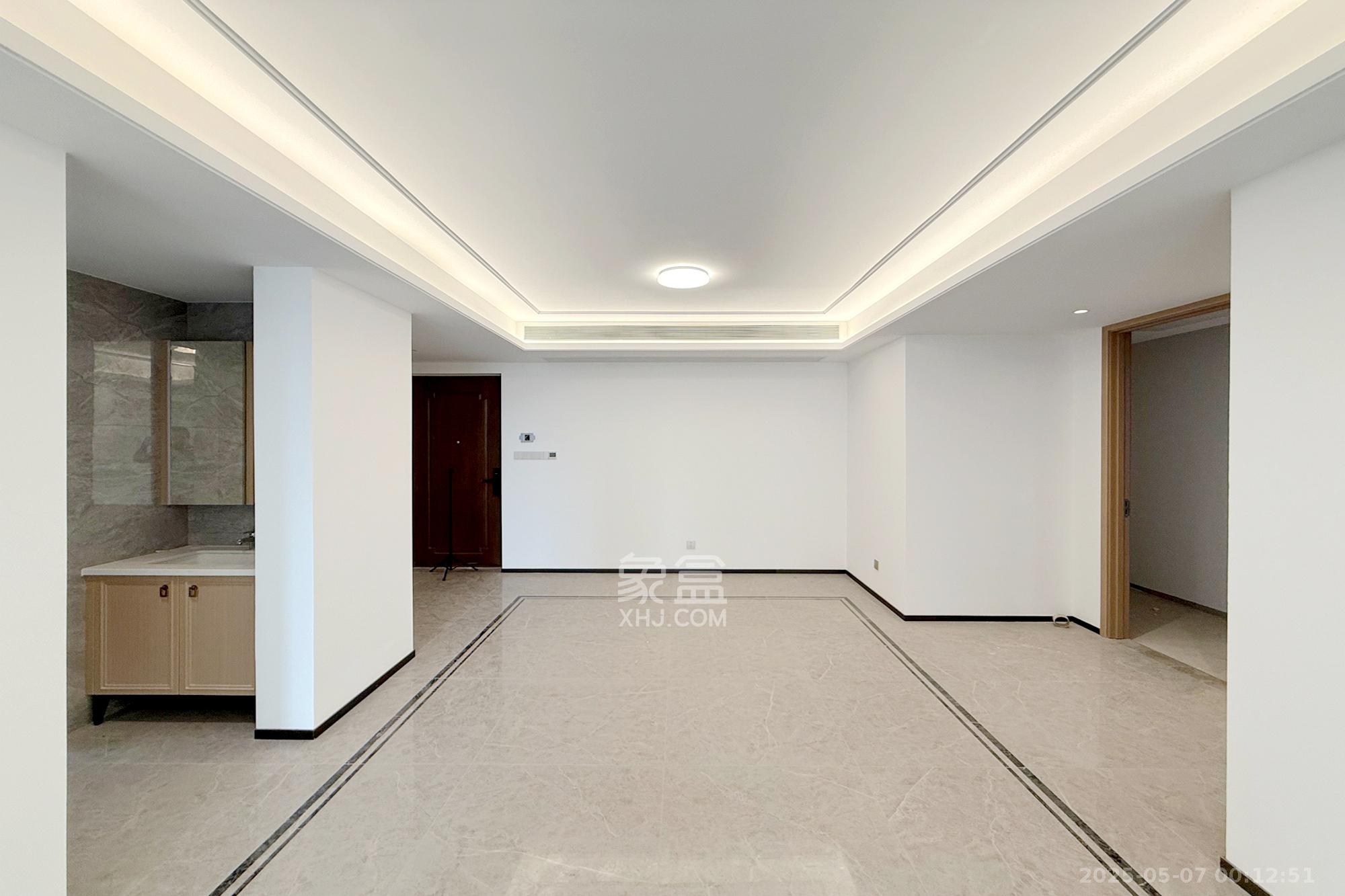 时代建发和著  3室2厅2卫    159.8万 时代建发和著  3室2厅2卫    159.8万客厅