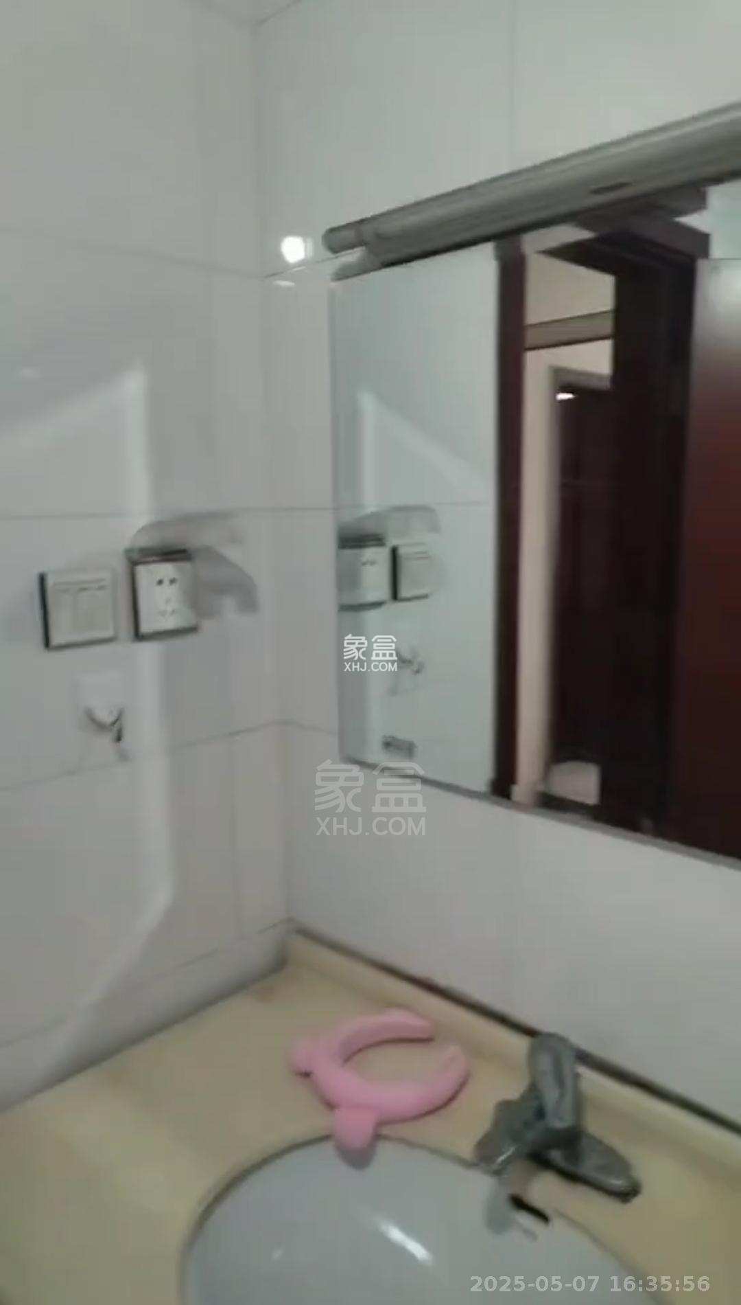 水岸春天 1室1厅1卫 900.0元/月 水岸春天 1室1厅1卫 900.0元/月室内图