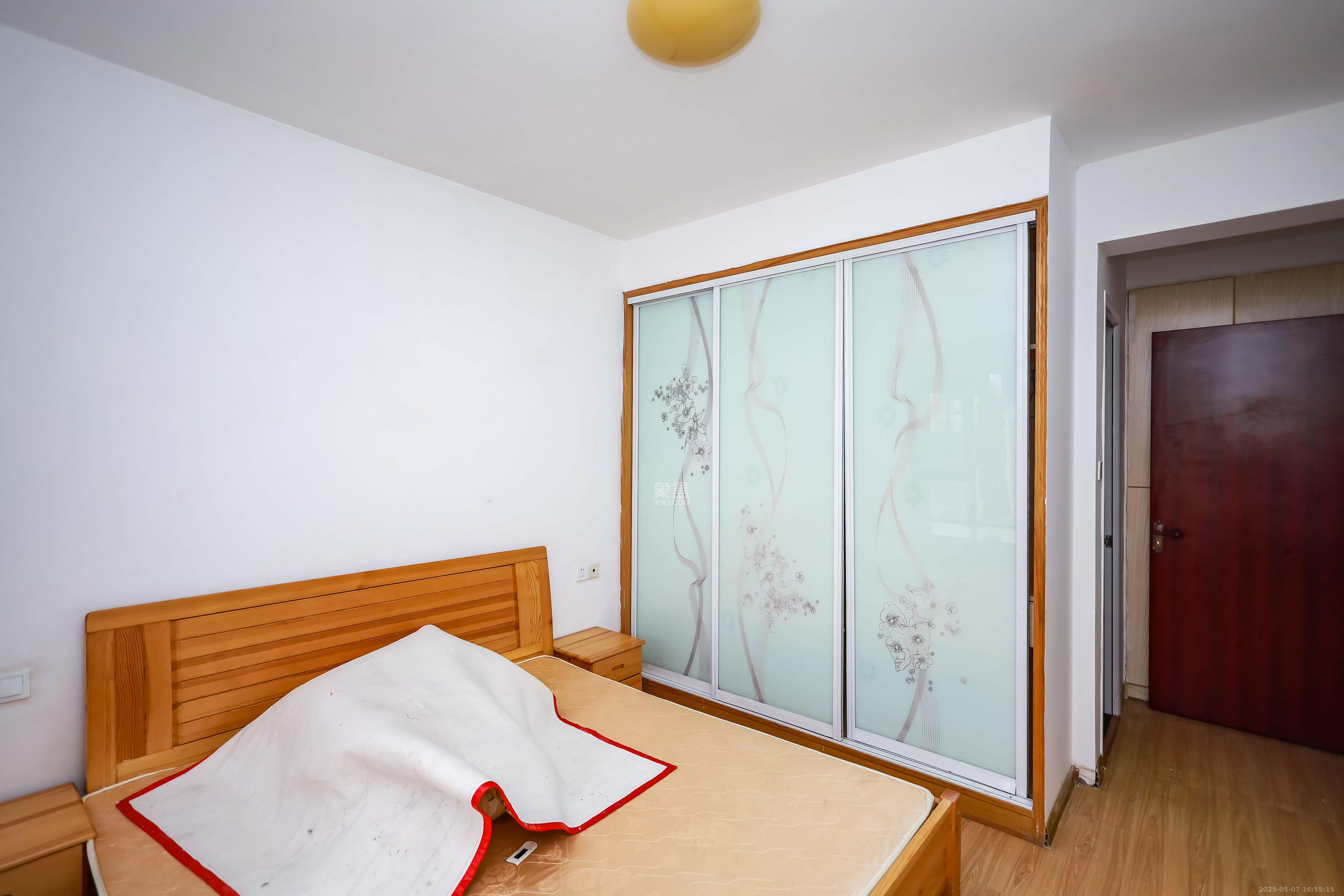 卓越蔚蓝海岸三期  3室2厅2卫    2300.0元/月 卓越蔚蓝海岸三期  3室2厅2卫    2300.0元/月室内图