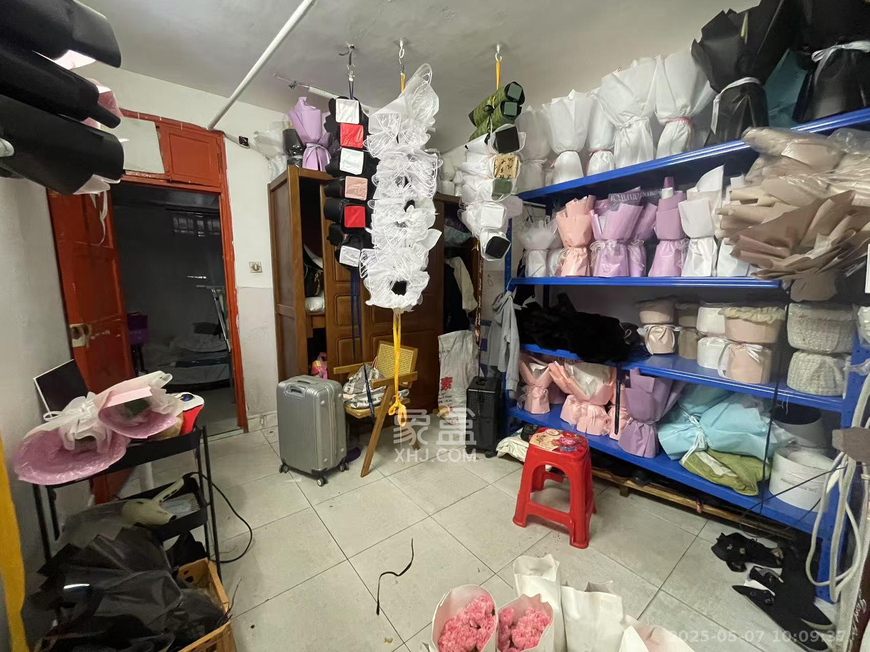 工农桥社区白马公寓(白马庙巷)  1室2厅1卫    2200.0元/月 工农桥社区白马公寓(白马庙巷)  1室2厅1卫    2200.0元/月室内图