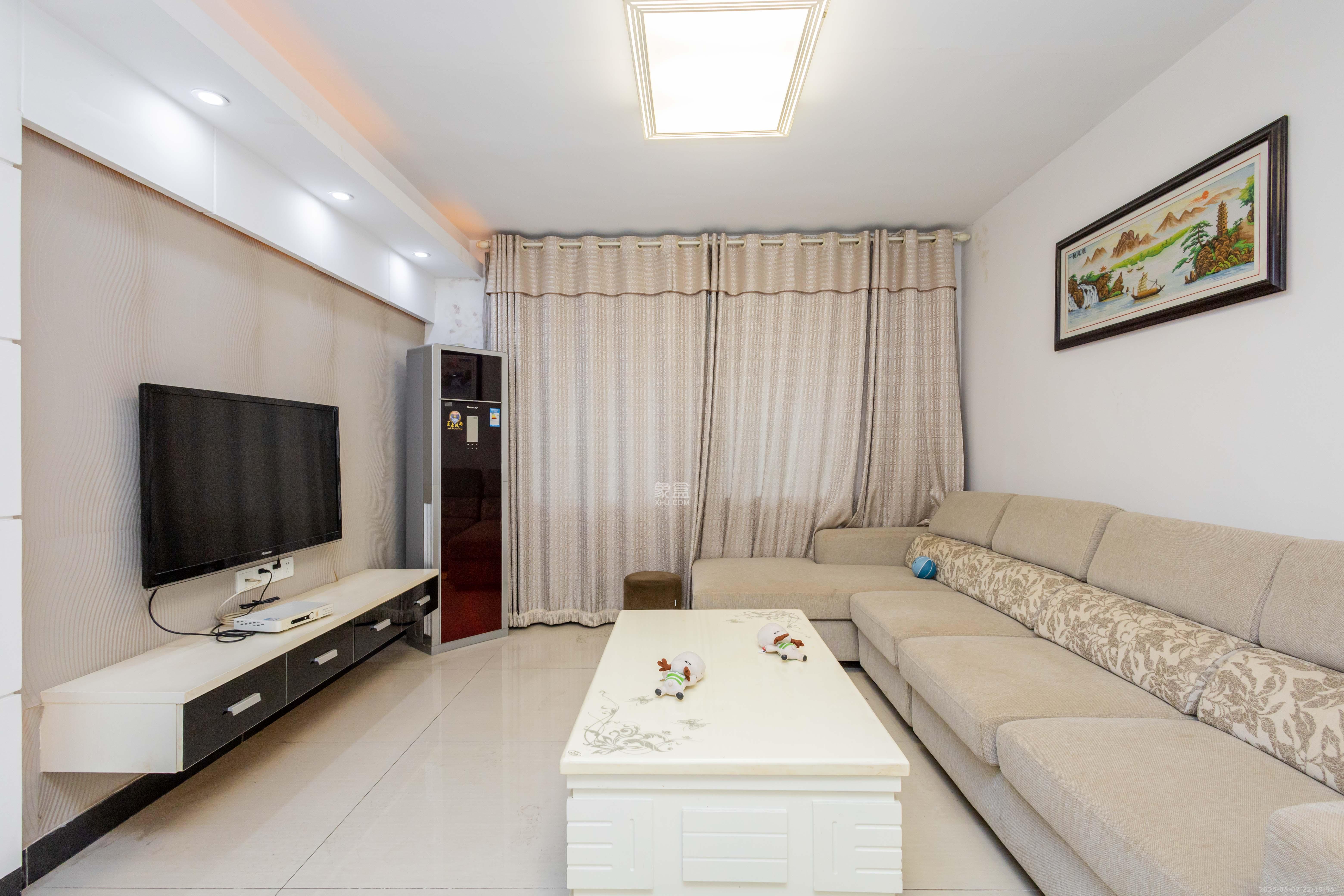 东岸锦城(东方人家)  2室1厅1卫    42.8万 东岸锦城(东方人家)  2室1厅1卫    42.8万客厅