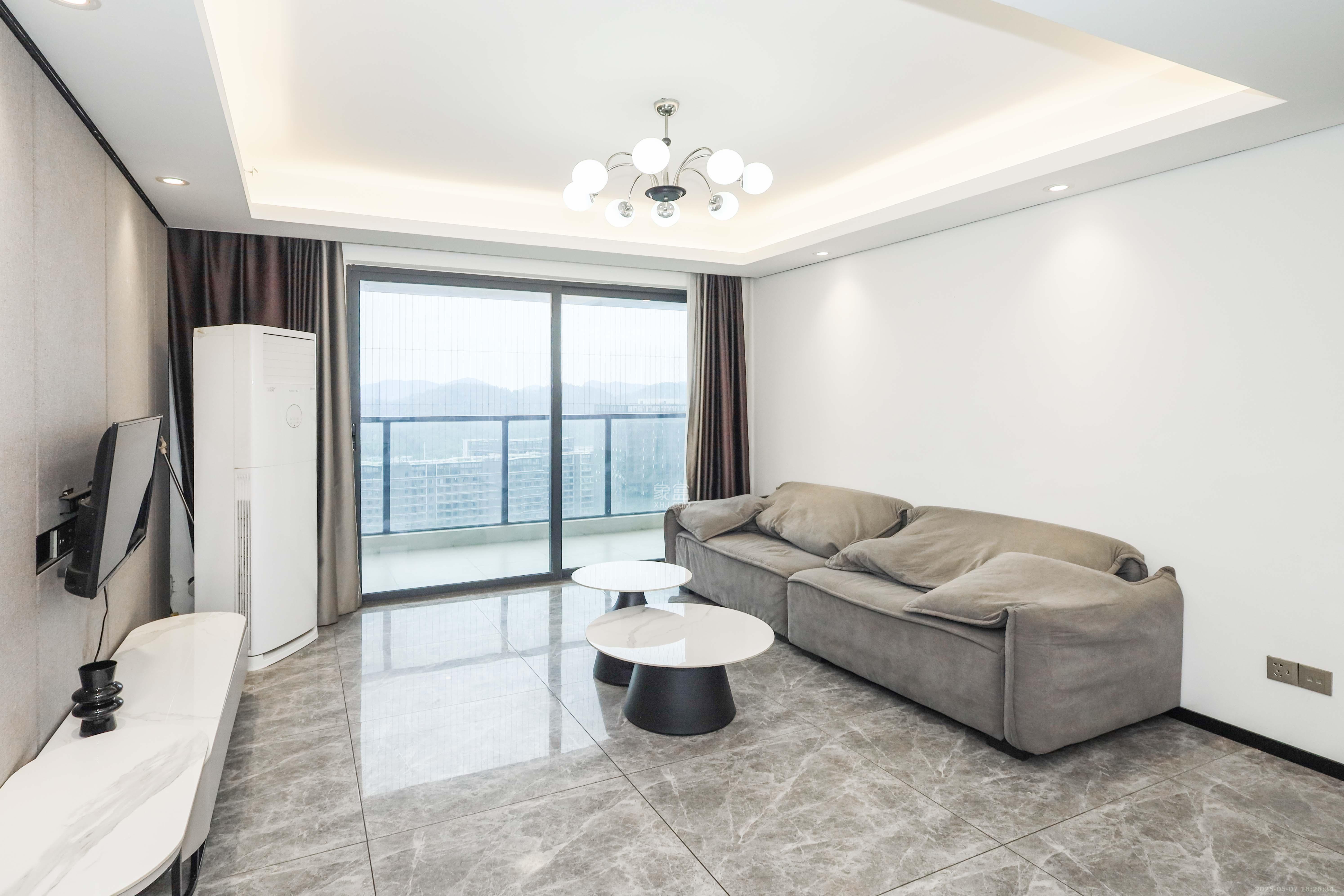 中国铁建湘语梅溪  4室2厅2卫    164.0万 中国铁建湘语梅溪  4室2厅2卫    164.0万客厅