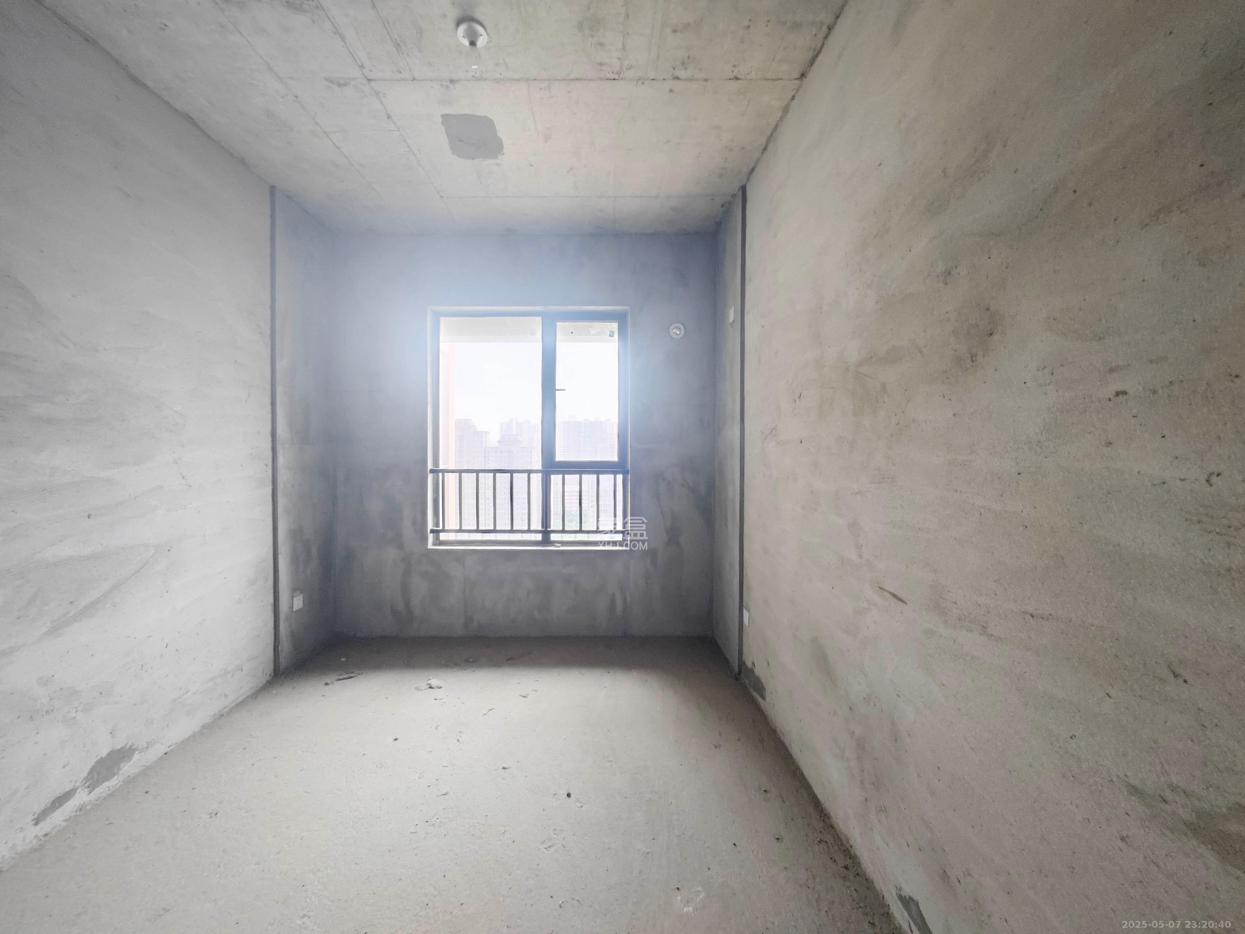 云开壹品樾玺 5室2厅2卫 126.0万 云开壹品樾玺 5室2厅2卫 126.0万卧室